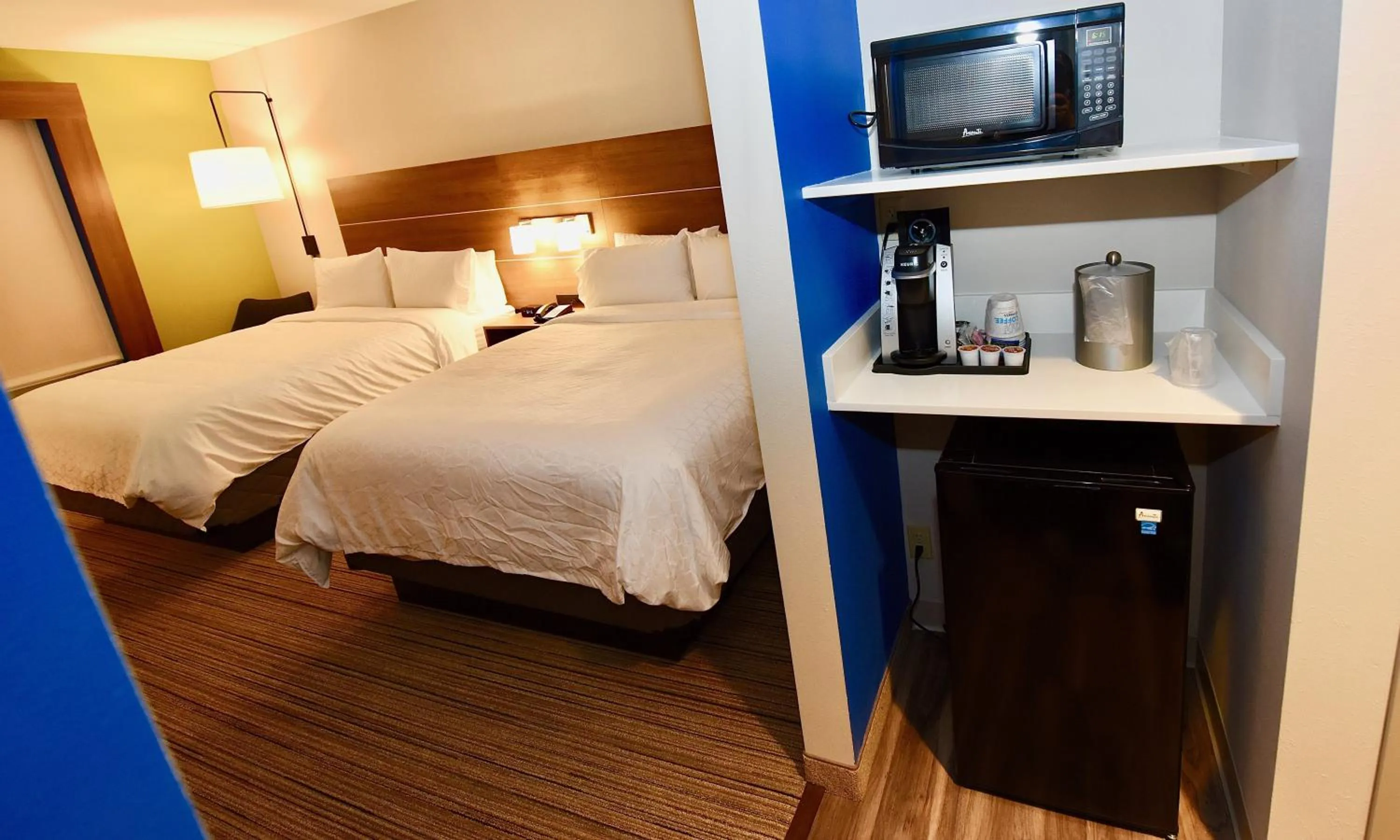 Bedroom, Bed in Holiday Inn Express & Suites - Perryville I-55, an IHG Hotel