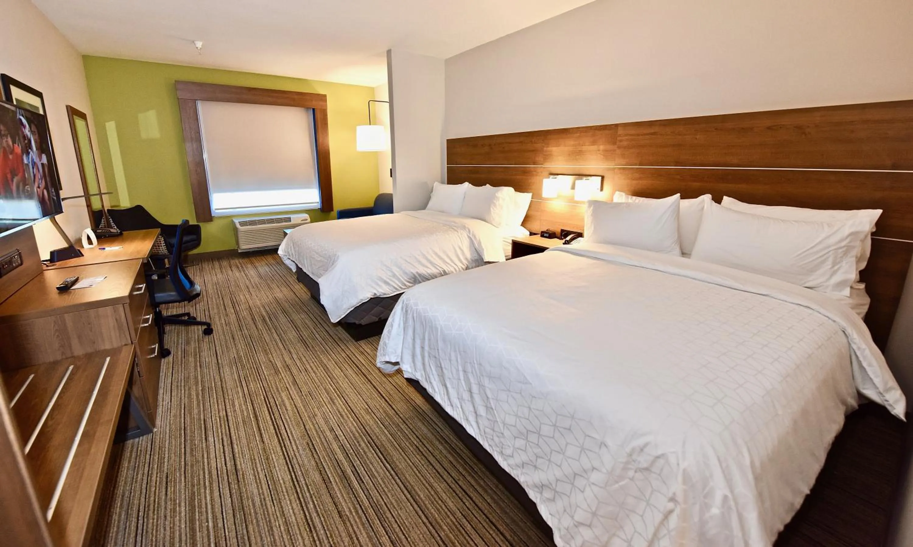 Photo of the whole room, Bed in Holiday Inn Express & Suites - Perryville I-55, an IHG Hotel