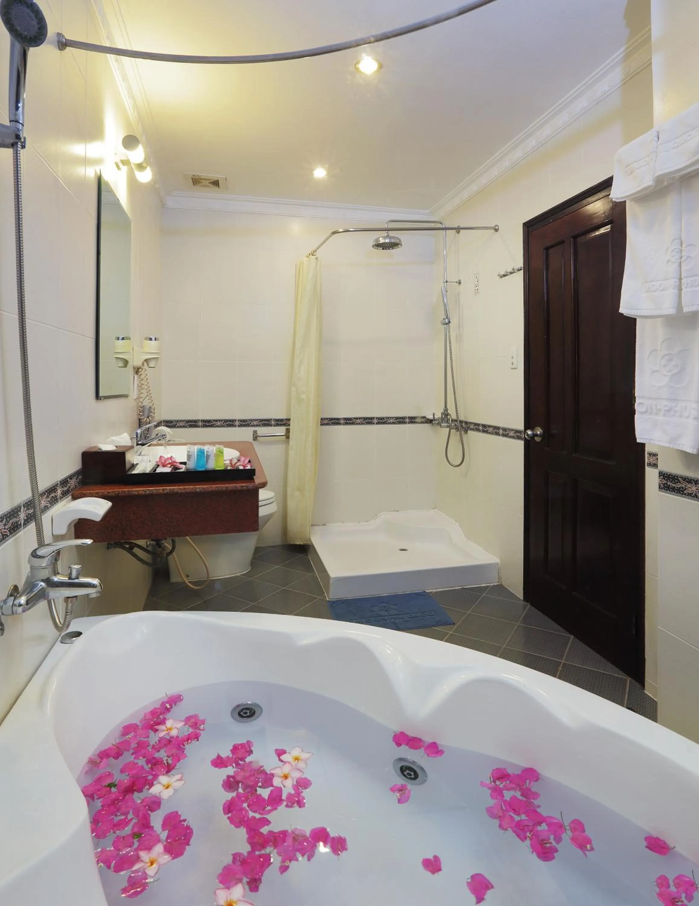 Bathroom in Saigon Phu Quoc Resort & Spa