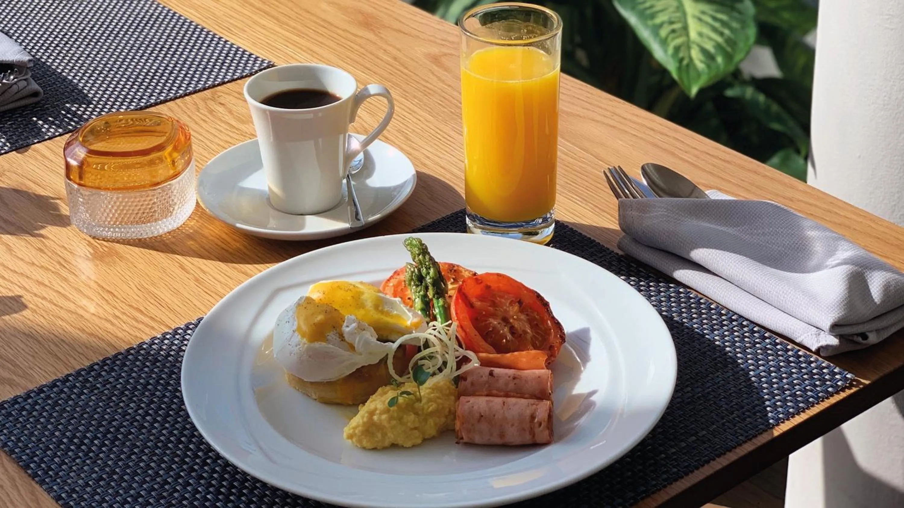 Breakfast in voco Dubai by IHG