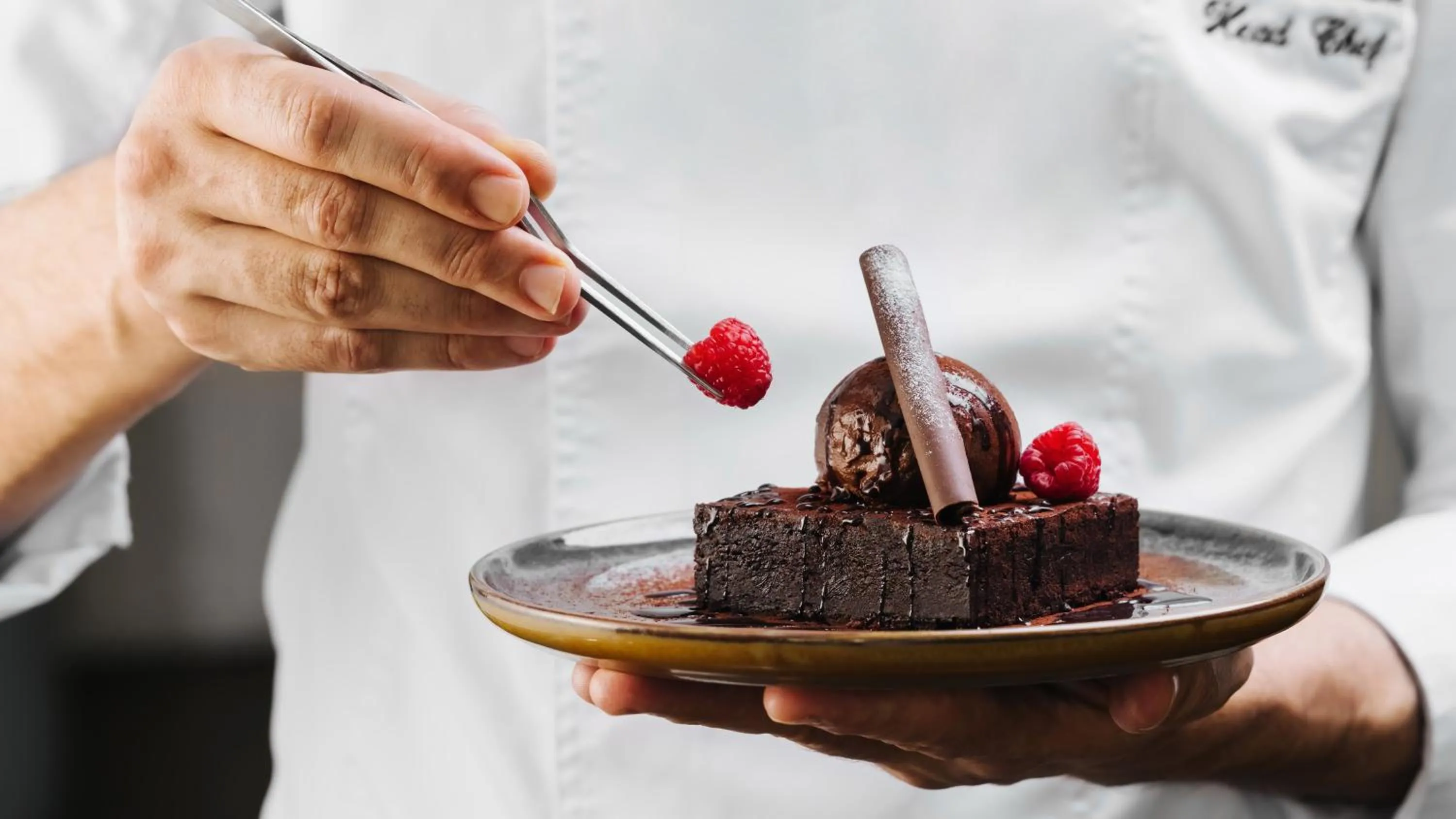 Restaurant/places to eat in voco Dubai by IHG