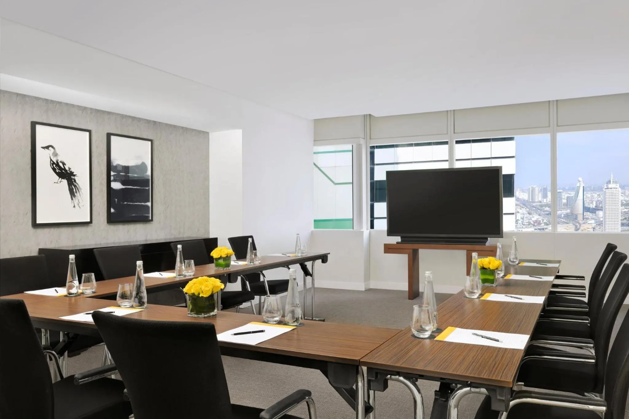 Meeting/conference room in voco Dubai by IHG