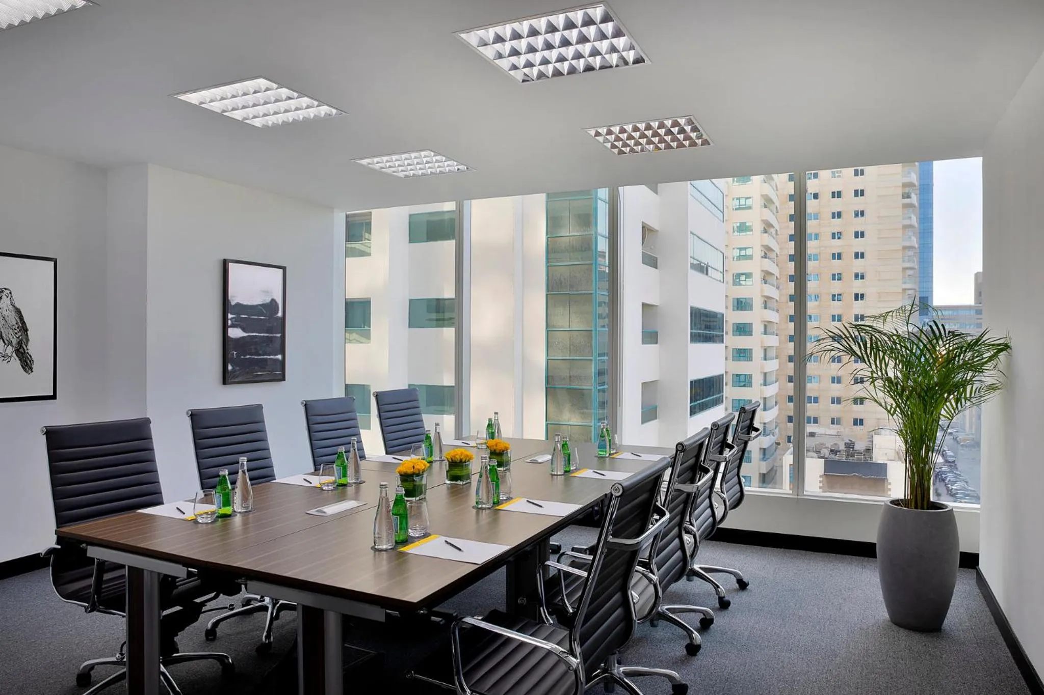 Meeting/conference room in voco Dubai by IHG