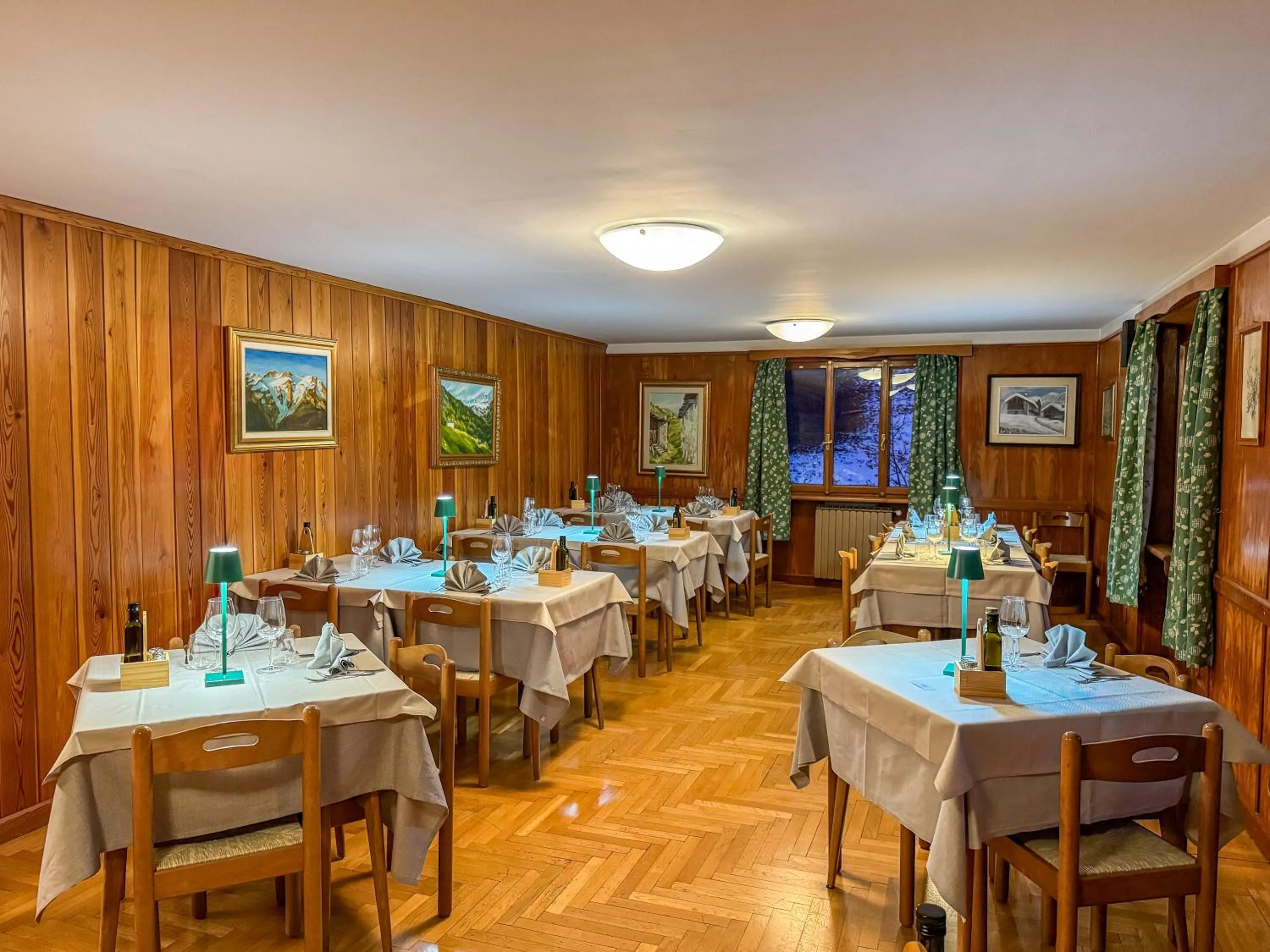 Restaurant/places to eat in Locanda del Lysjoch