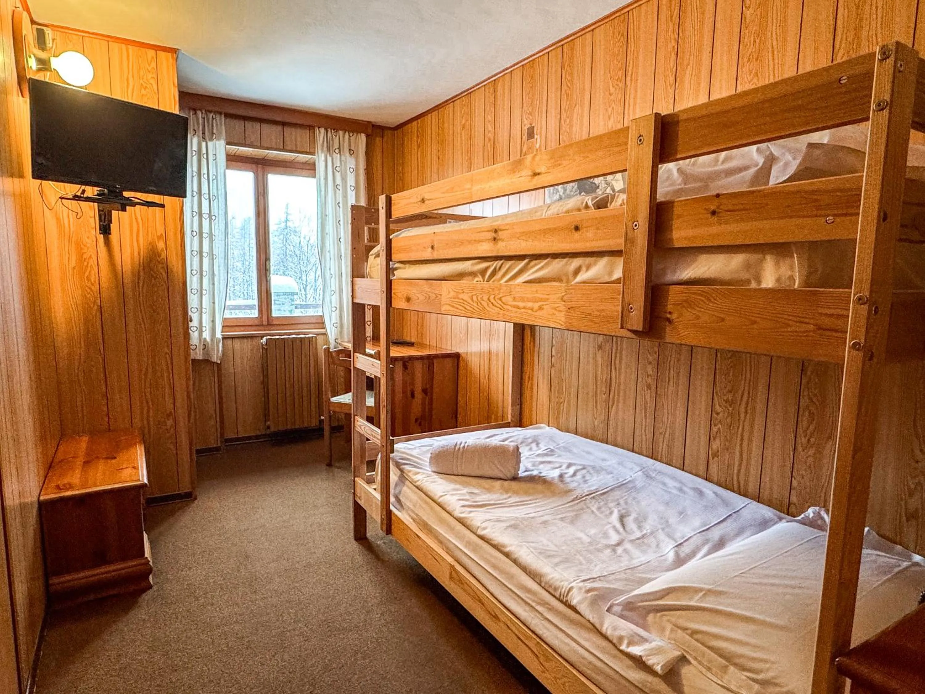 bunk bed, Bed in Locanda del Lysjoch