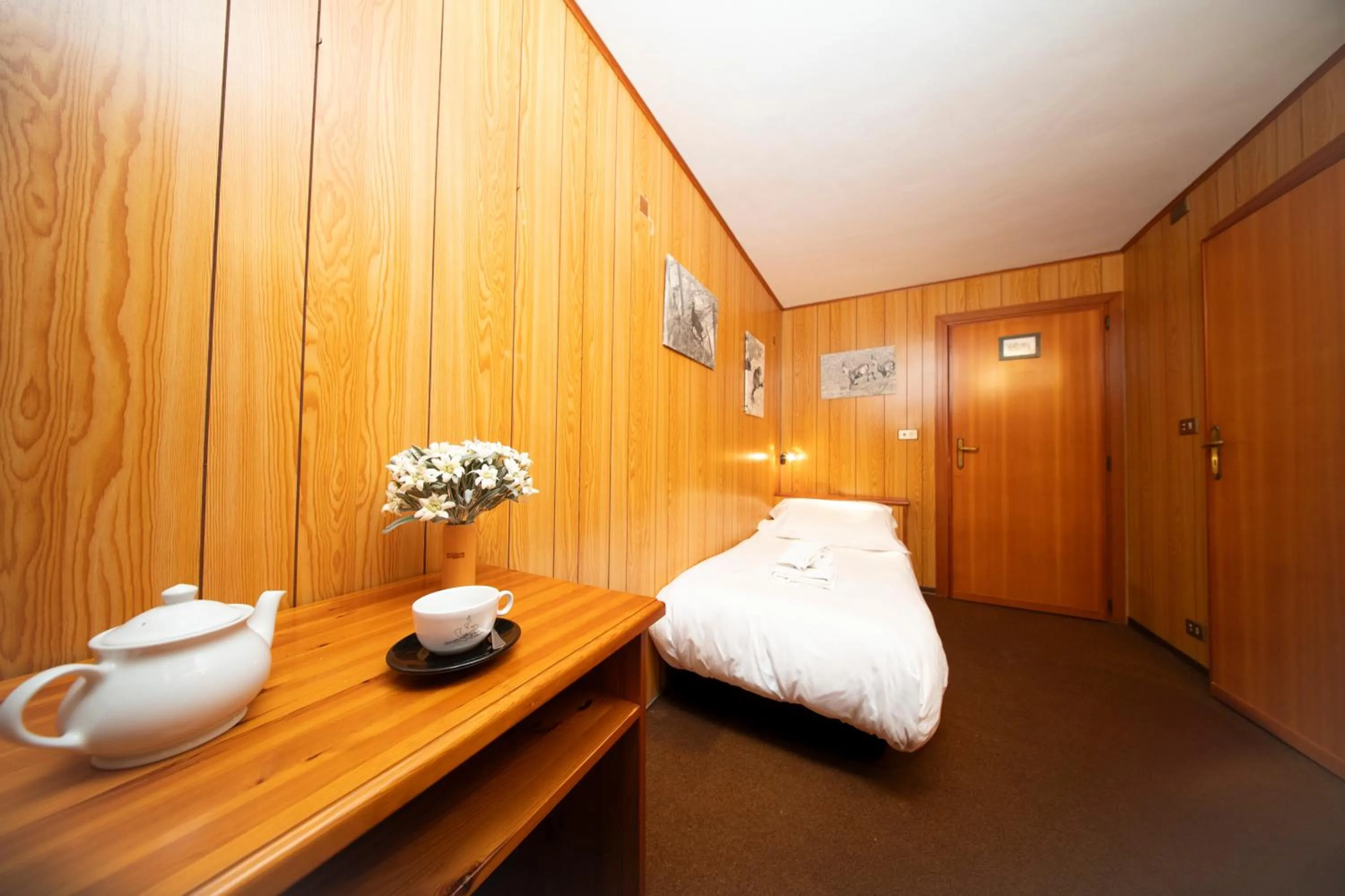 Bedroom, Bed in Locanda del Lysjoch