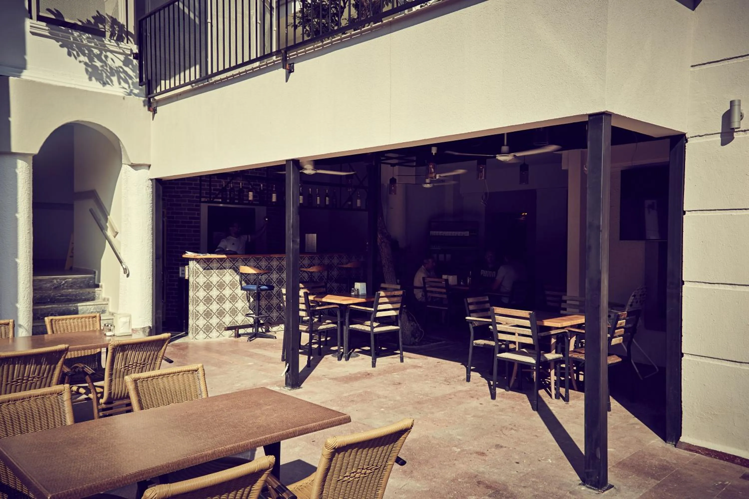 Restaurant/places to eat in Two Seas Hotel