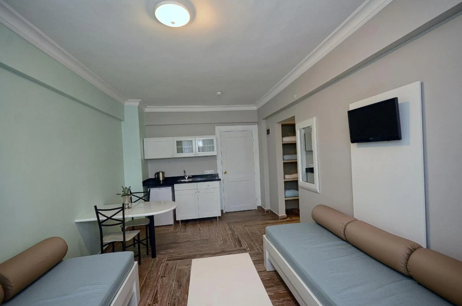 Kitchen or kitchenette in Two Seas Hotel