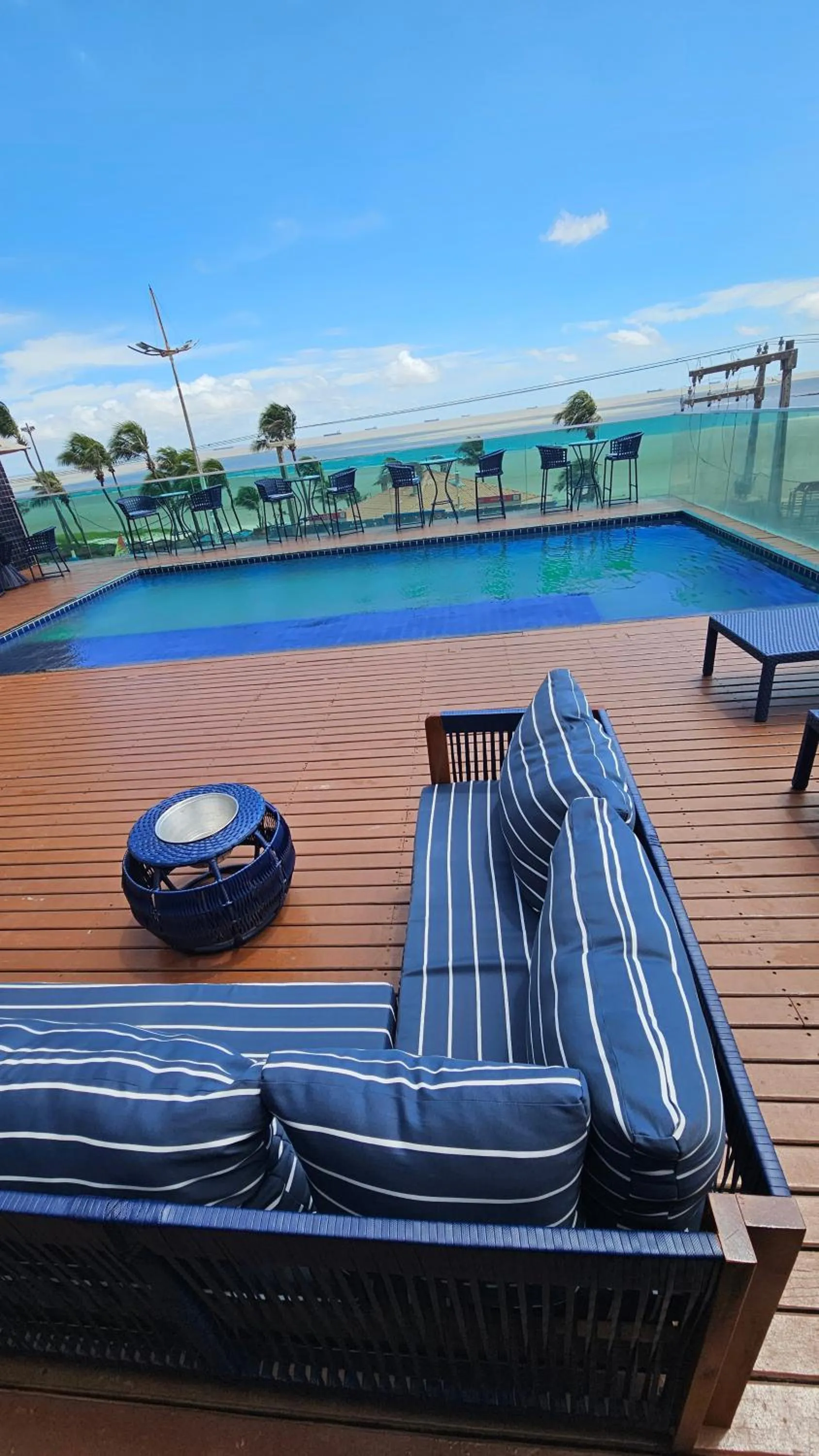 Swimming pool in Litorânea Praia Hotel