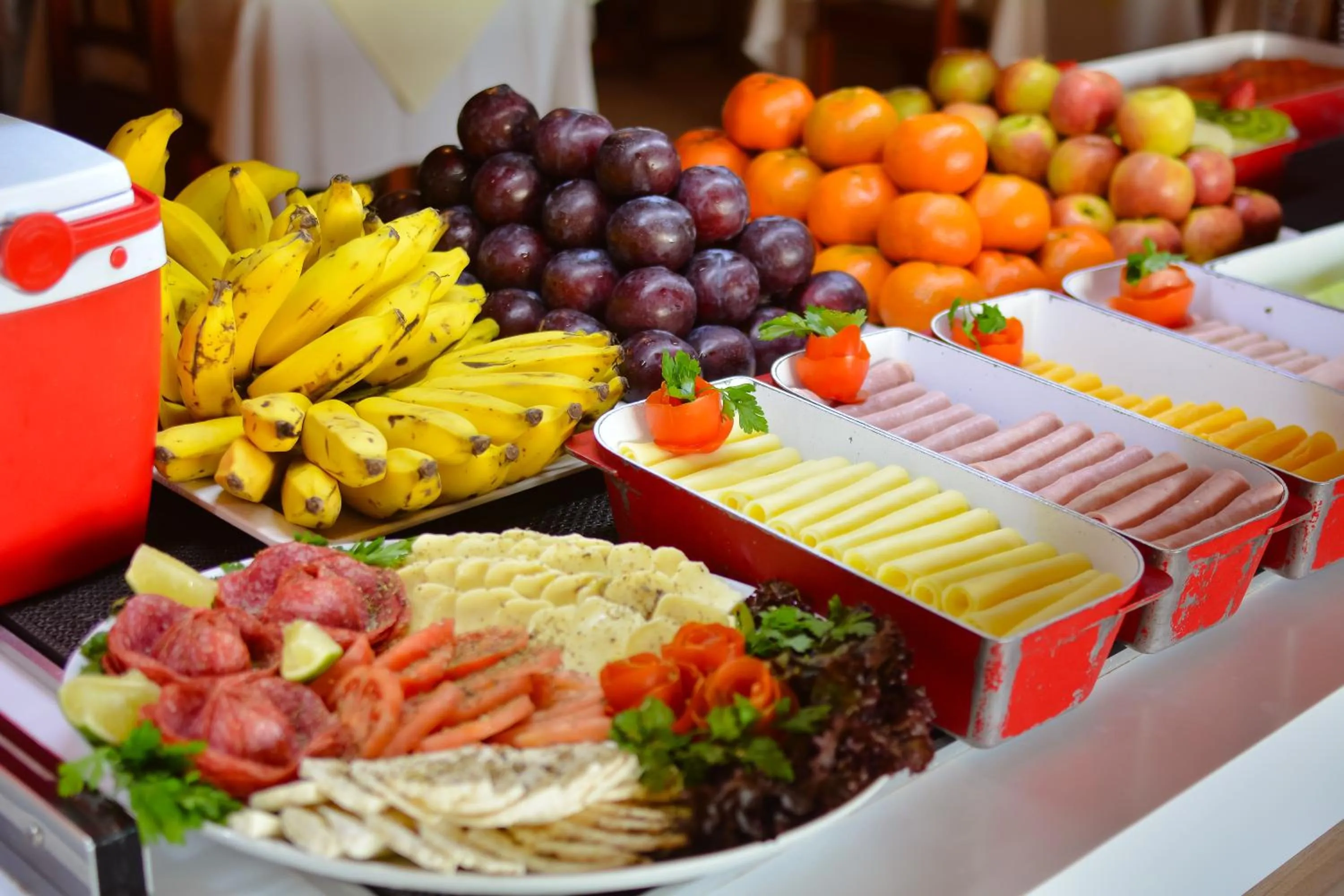 Buffet breakfast in Village Paraíso Tropical