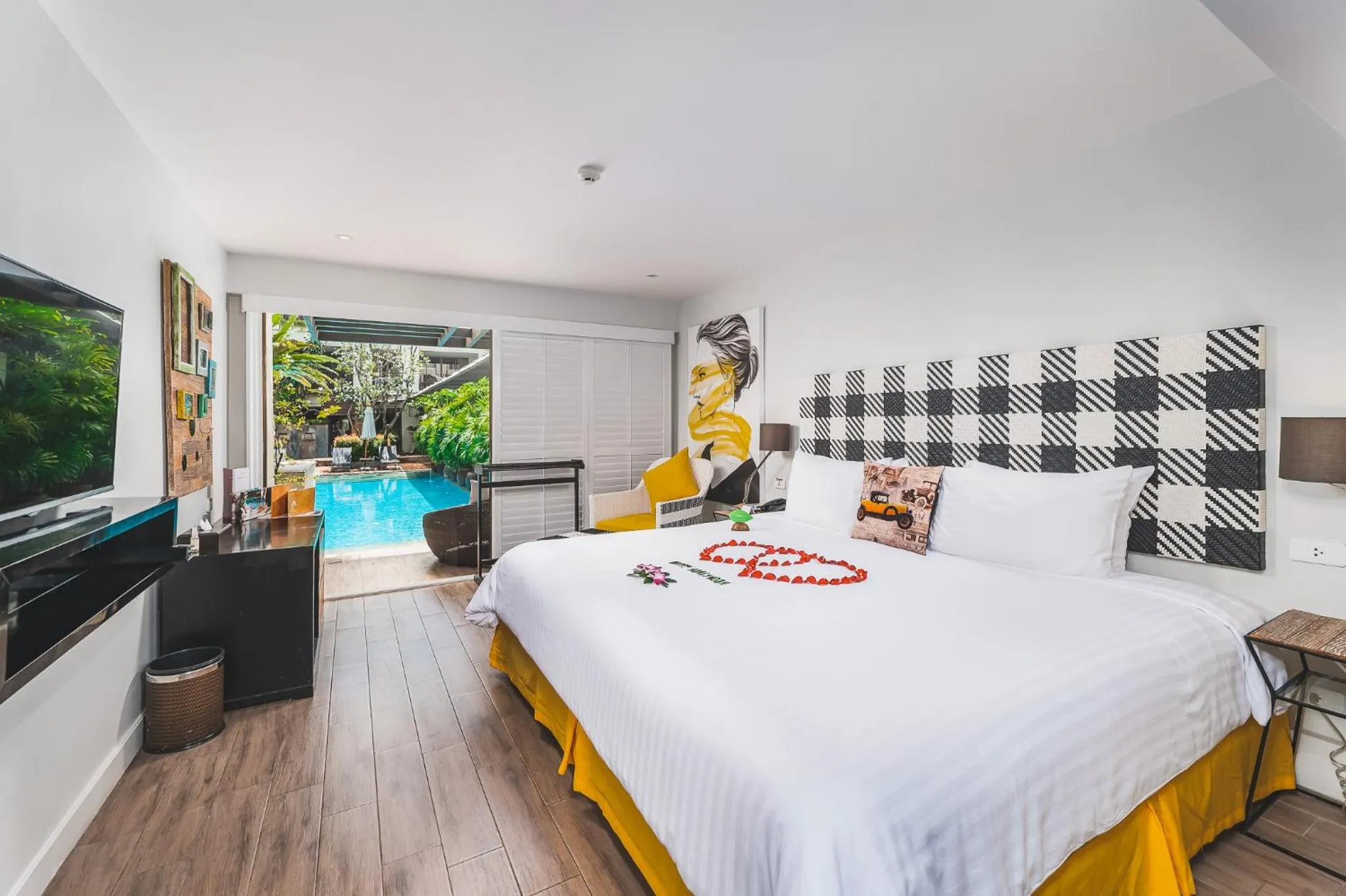 Photo of the whole room, Bed in Burasari Phuket Resort & Spa