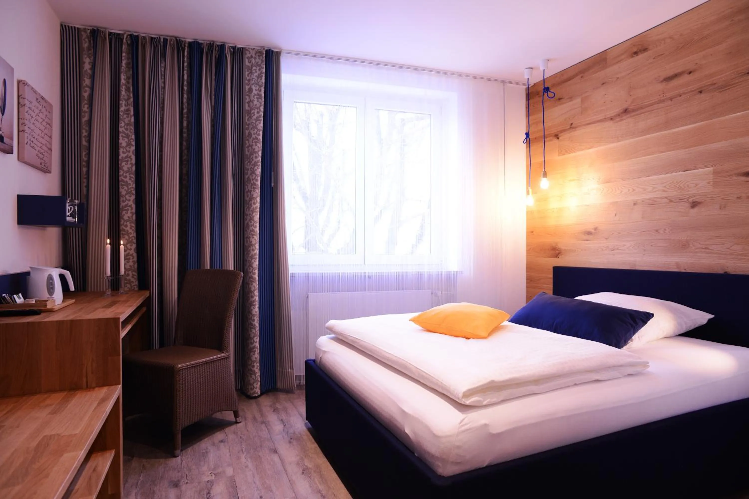 Decorative detail, Bed in Gasthof zur Post Hotel und Parkplatz