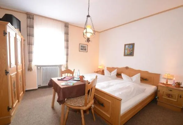 Bed in Gasthof zur Post Hotel und Parkplatz