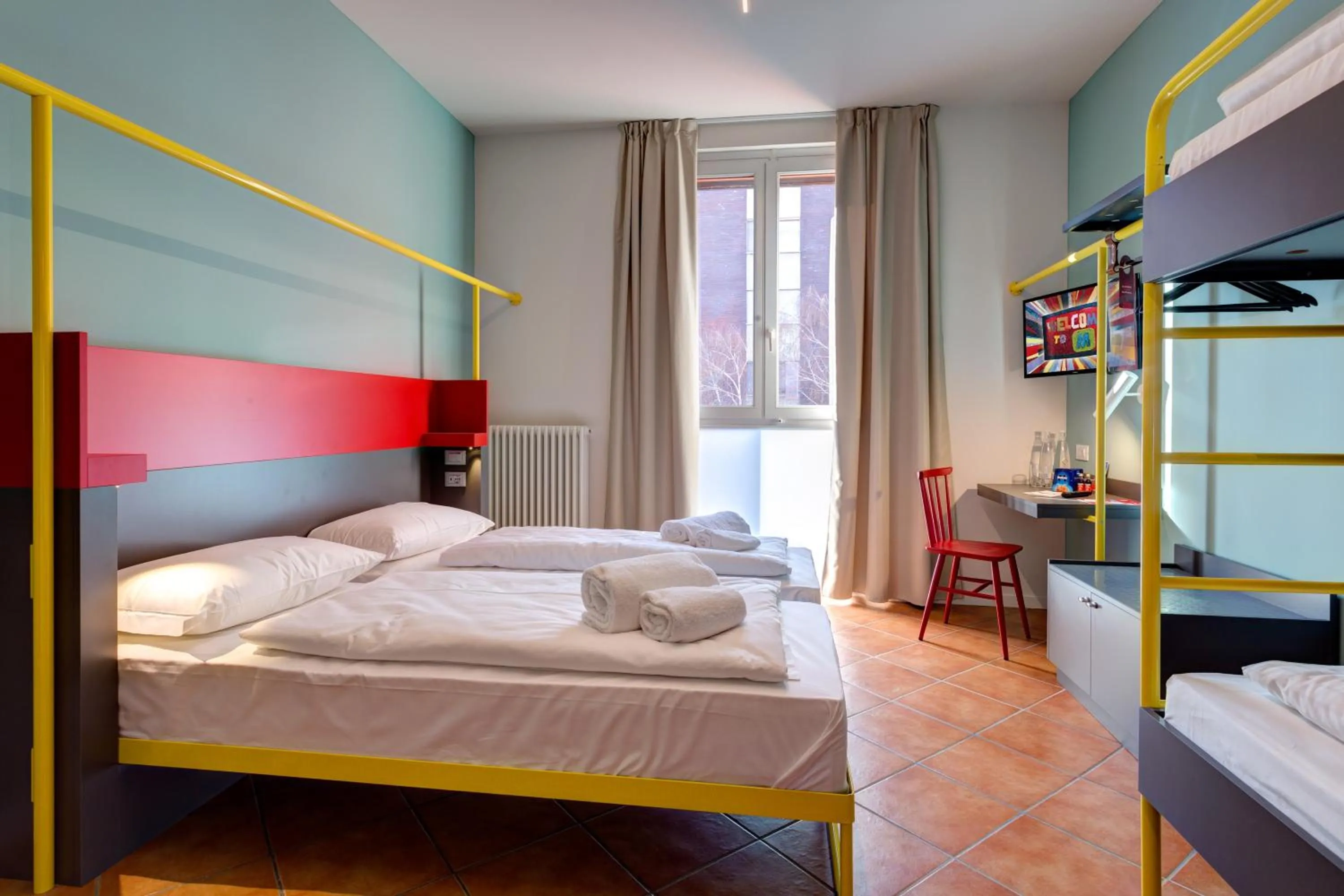 Photo of the whole room, Bed in MEININGER Milano Garibaldi