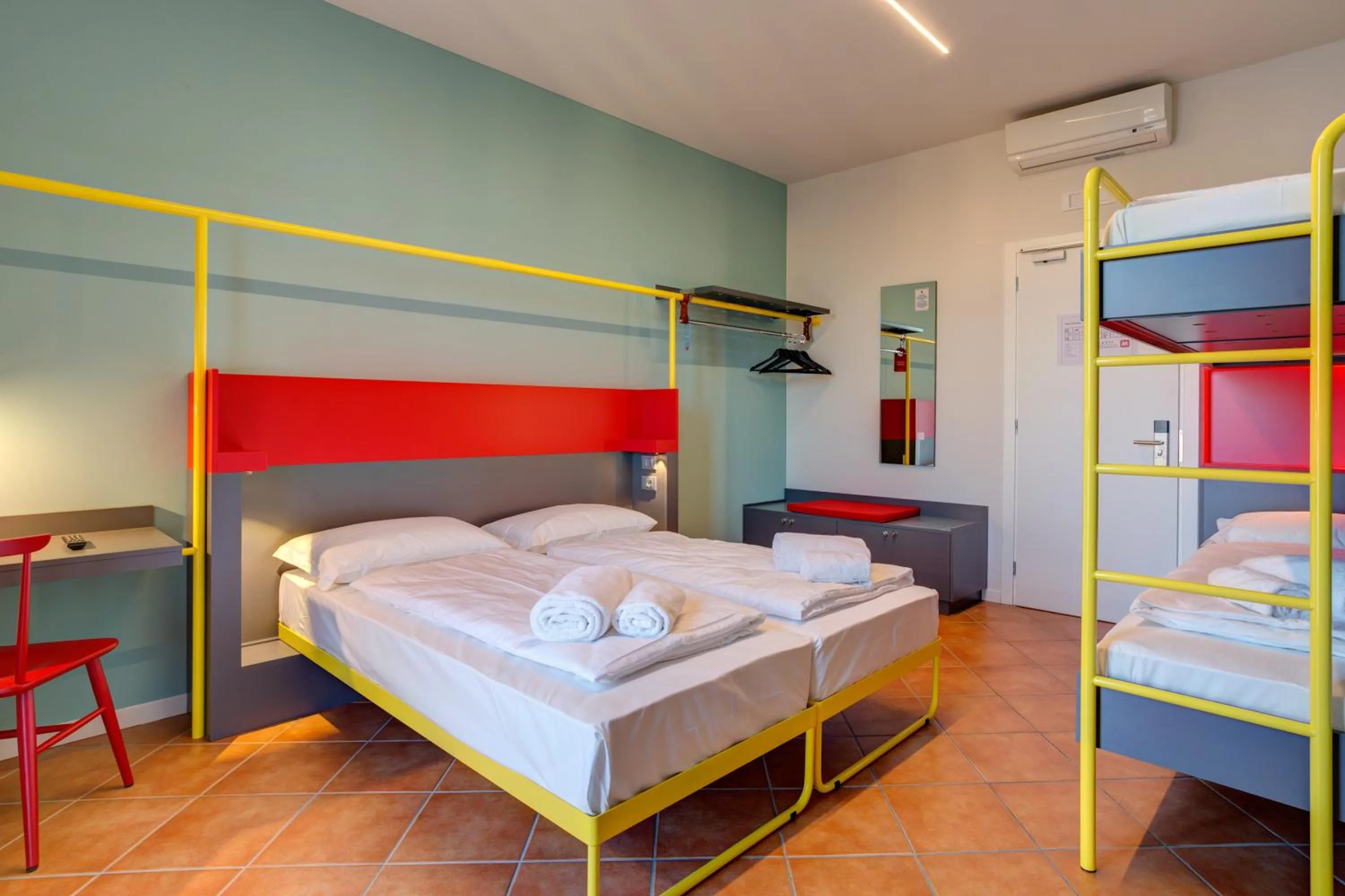 Photo of the whole room, Bed in MEININGER Milano Garibaldi