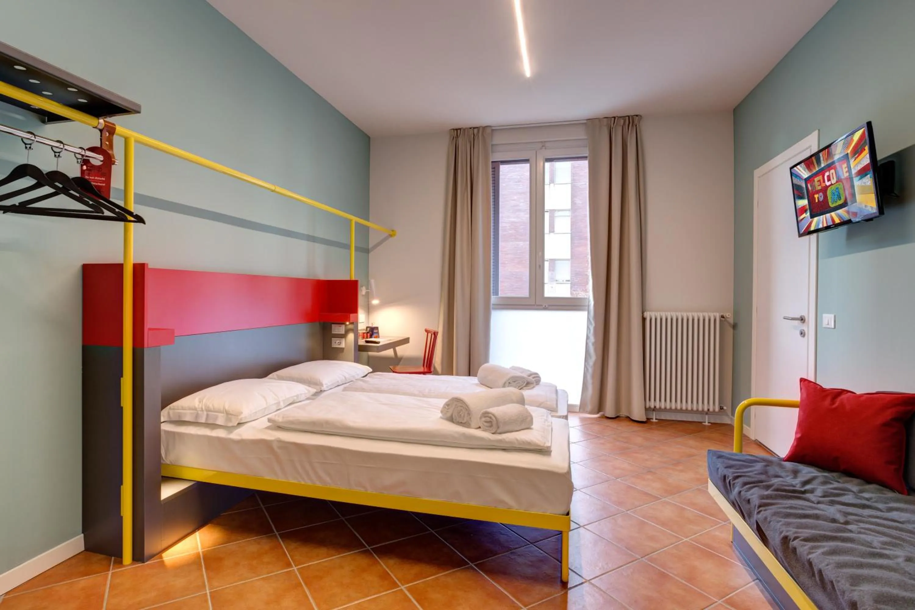 Photo of the whole room, Bed in MEININGER Milano Garibaldi