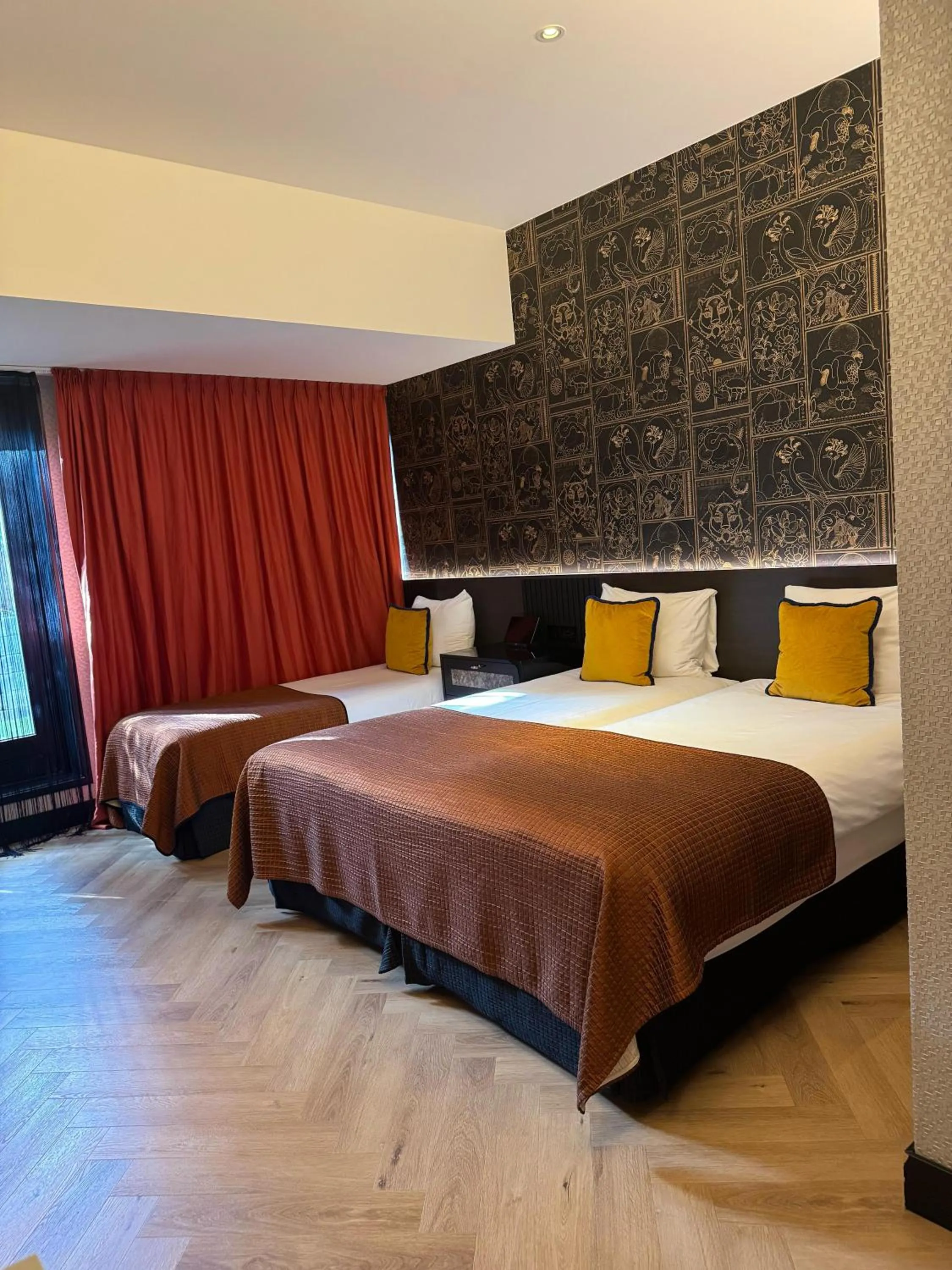 Property building, Bed in Hotel Sebastians