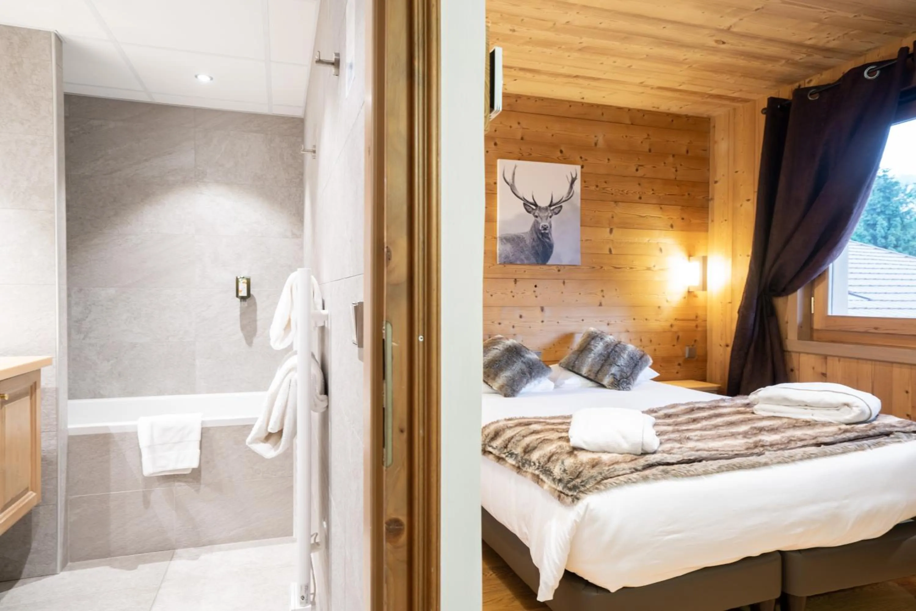 Photo of the whole room, Bed in La Ferme Du Lac