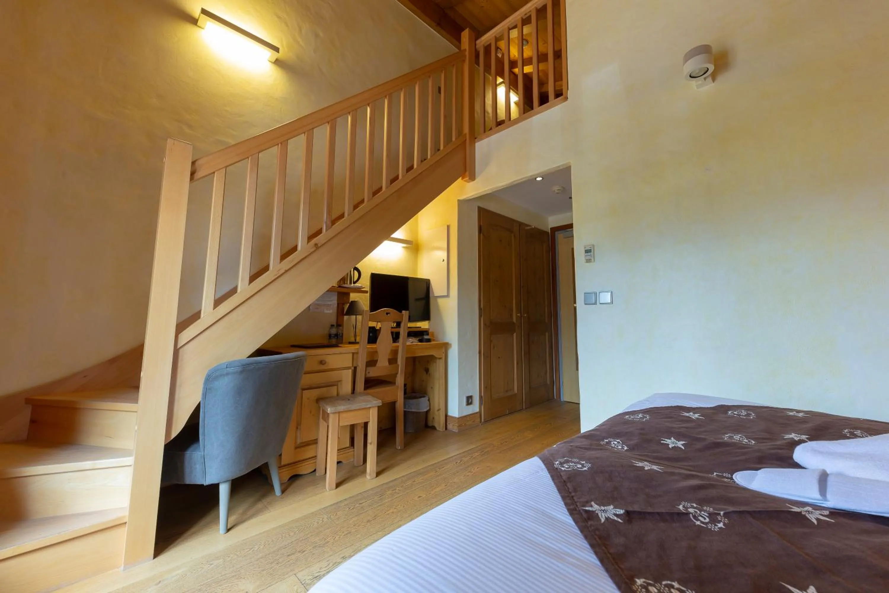 Photo of the whole room, Bed in La Ferme Du Lac