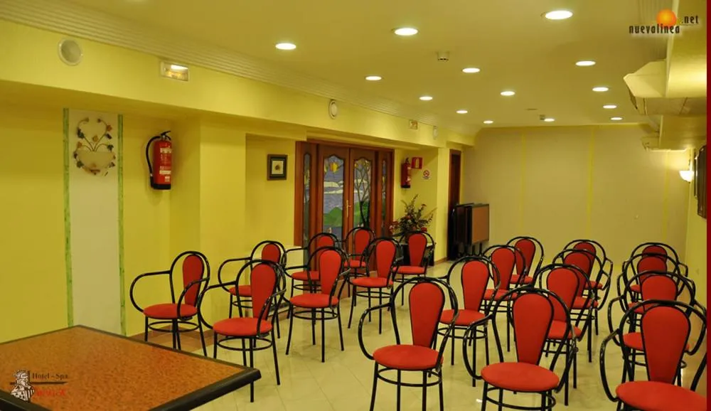 Meeting/conference room in Hotel Aragón