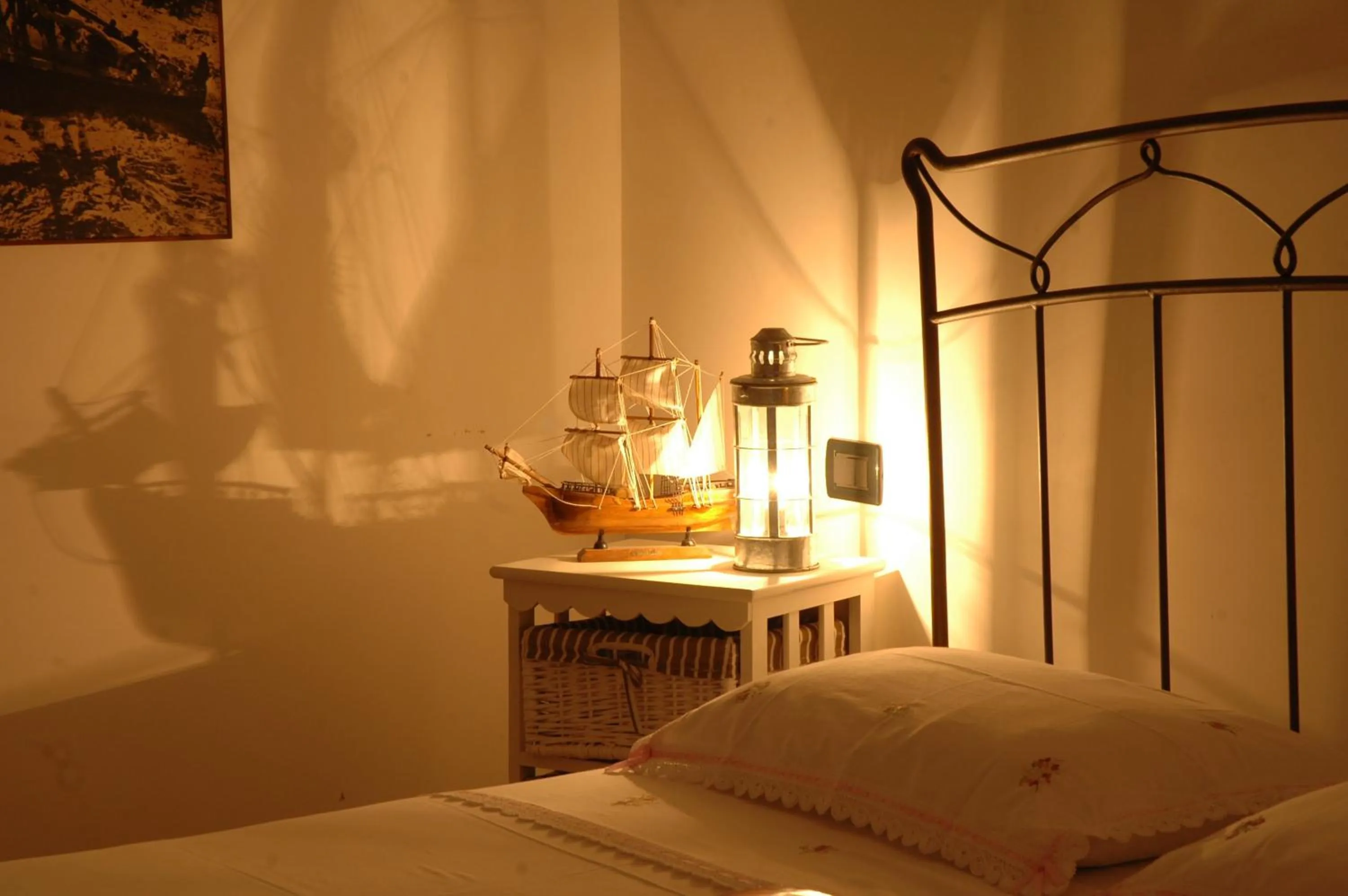 Decorative detail, Bed in Antico Camino B&B