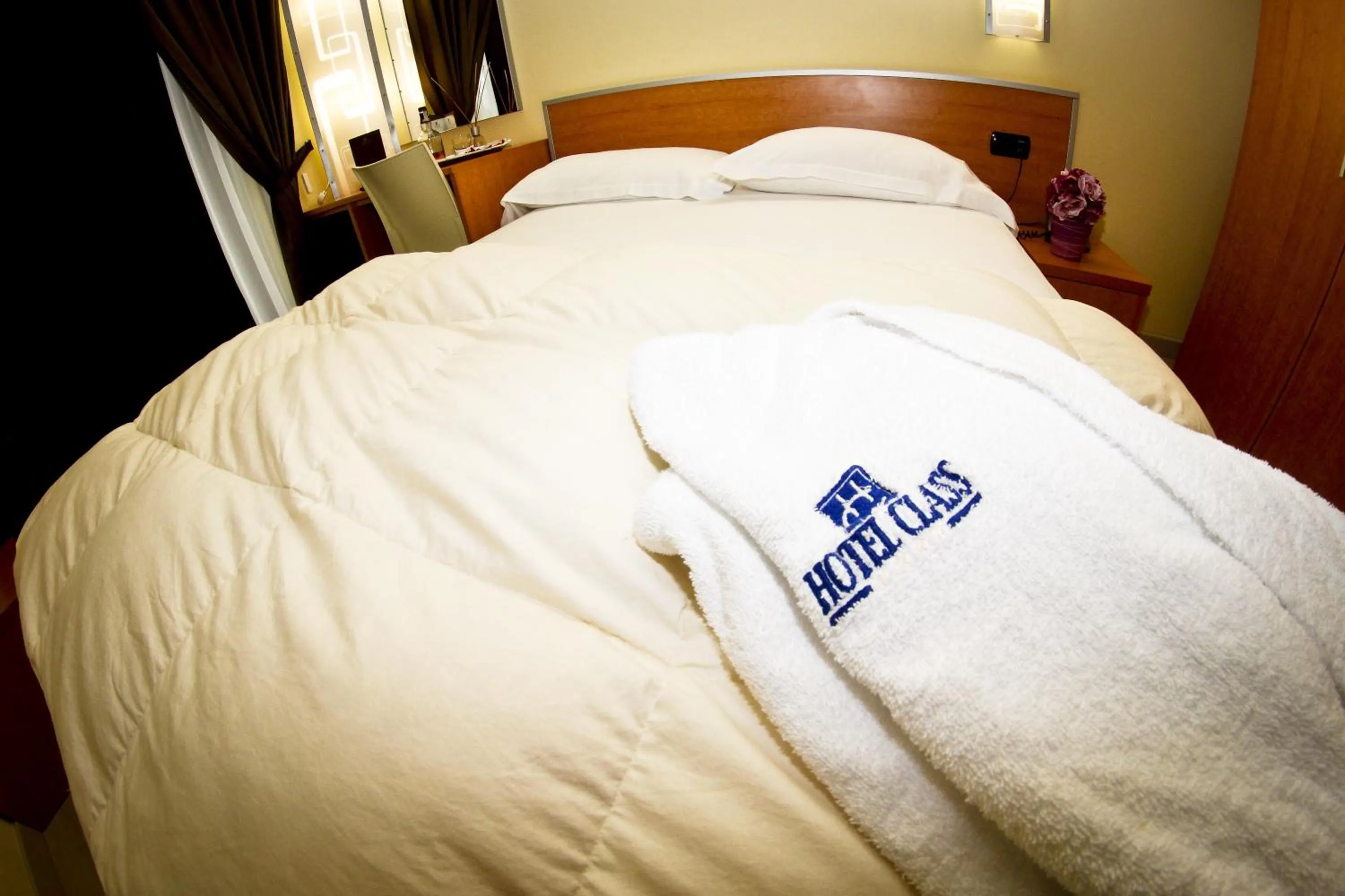 Bedroom, Bed in Best Western Hotel Class Lamezia