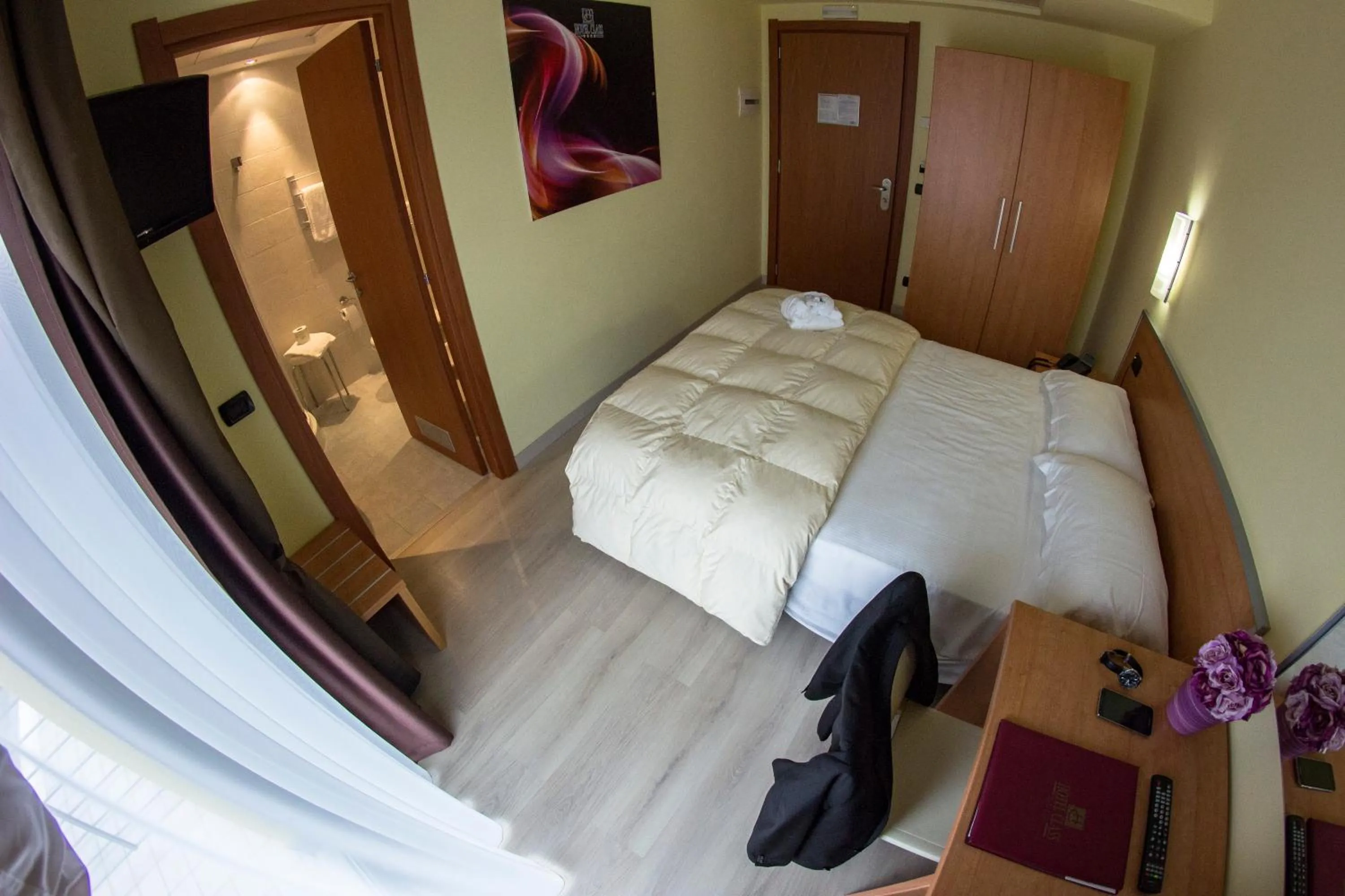Photo of the whole room, Bed in Best Western Hotel Class Lamezia
