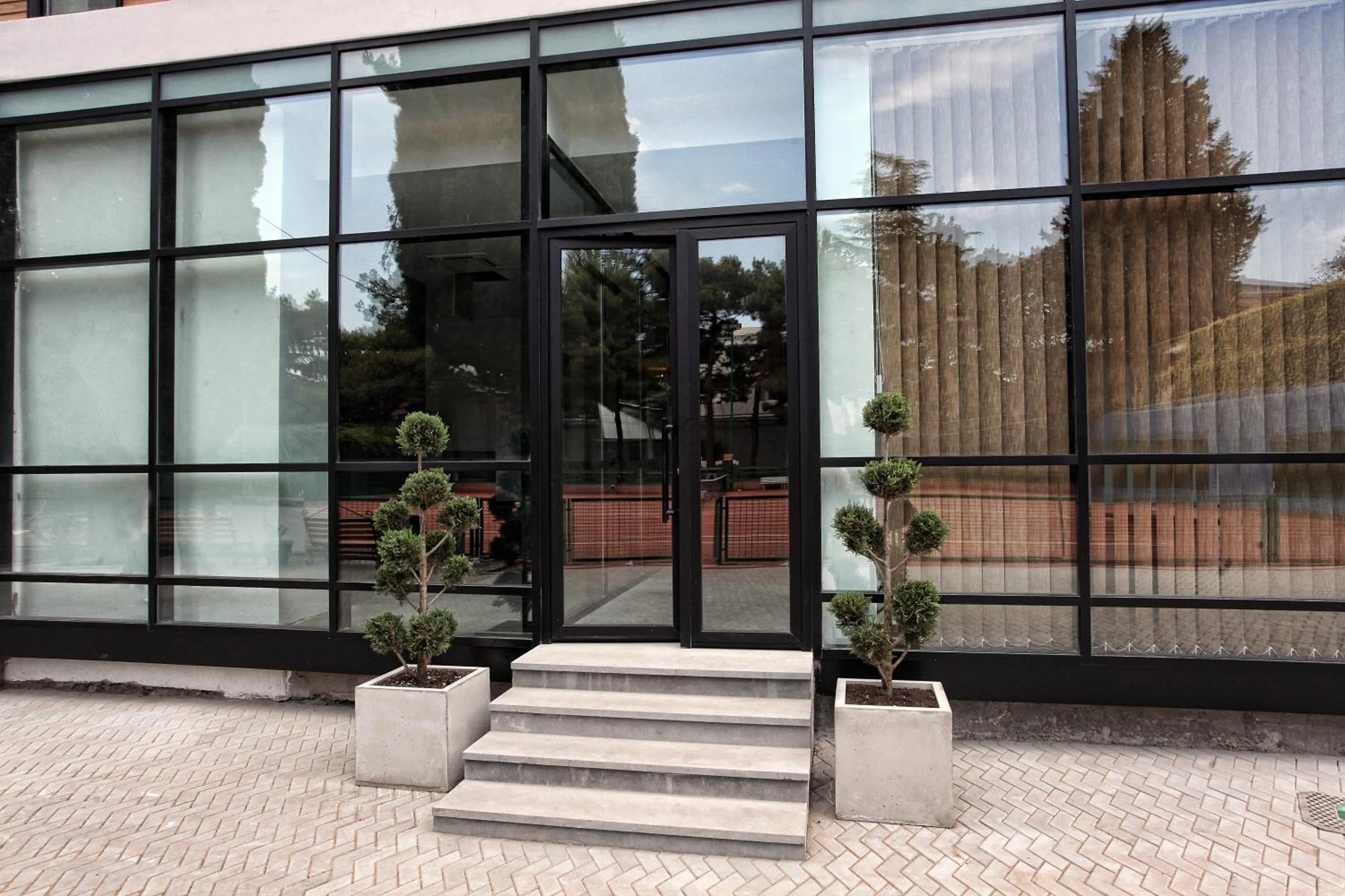 Facade/entrance in L.M Club Hotel