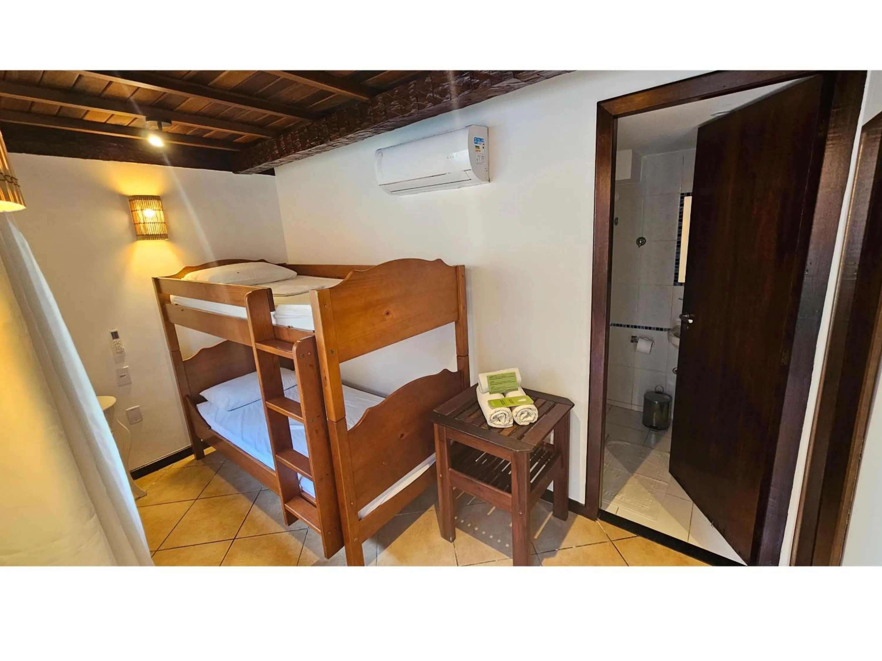 Bed in Bamboo Búzios Hostel