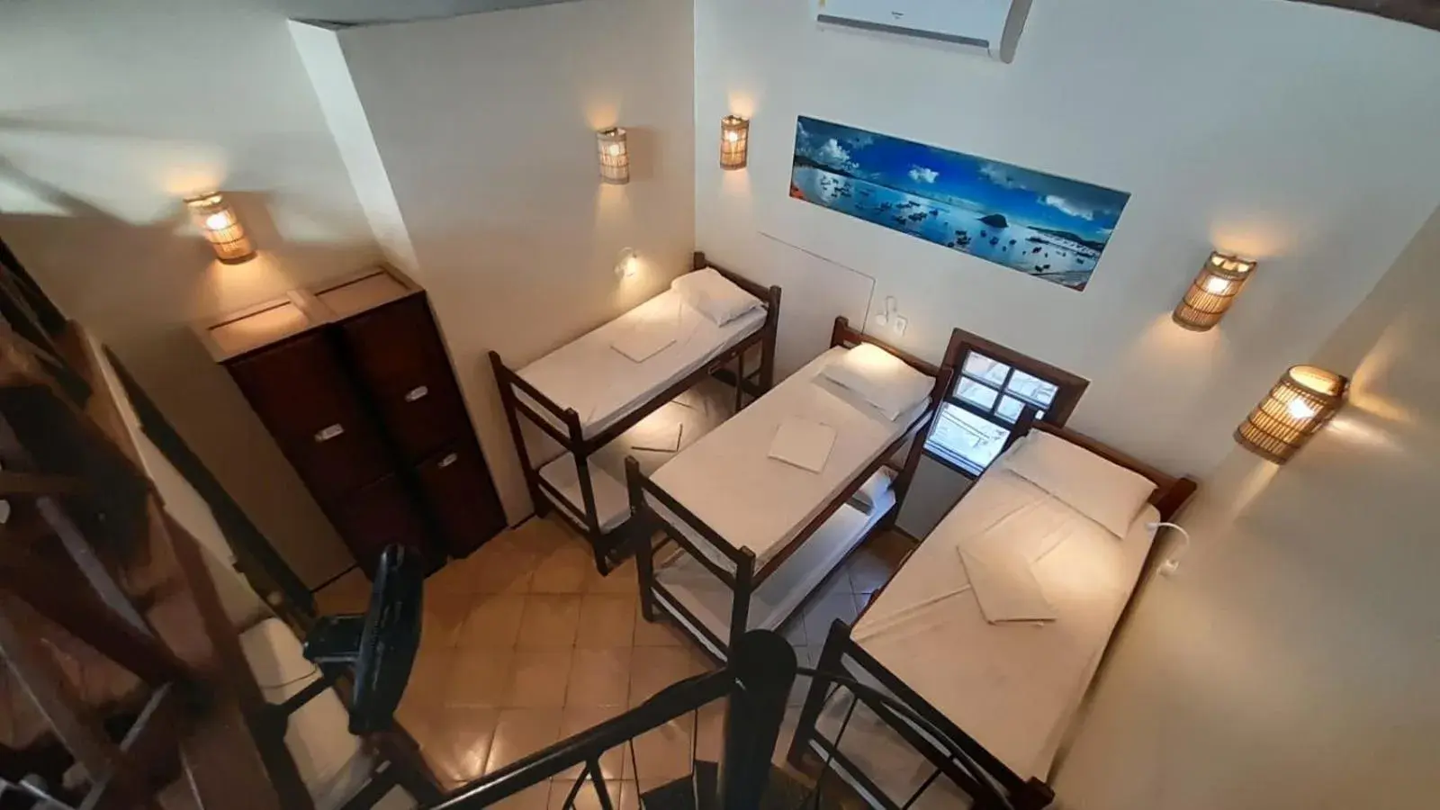 Single Bed in Dormitory Room with 13 beds in Bamboo Búzios Hostel Single Bed in Dormitory Room with 13 beds in Bamboo Búzios Hostel