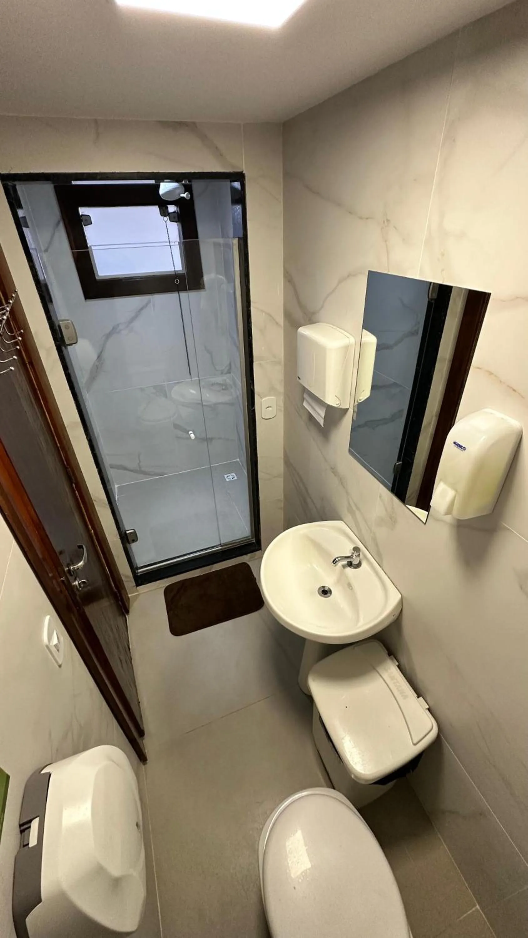 Bathroom in Bamboo Búzios Hostel