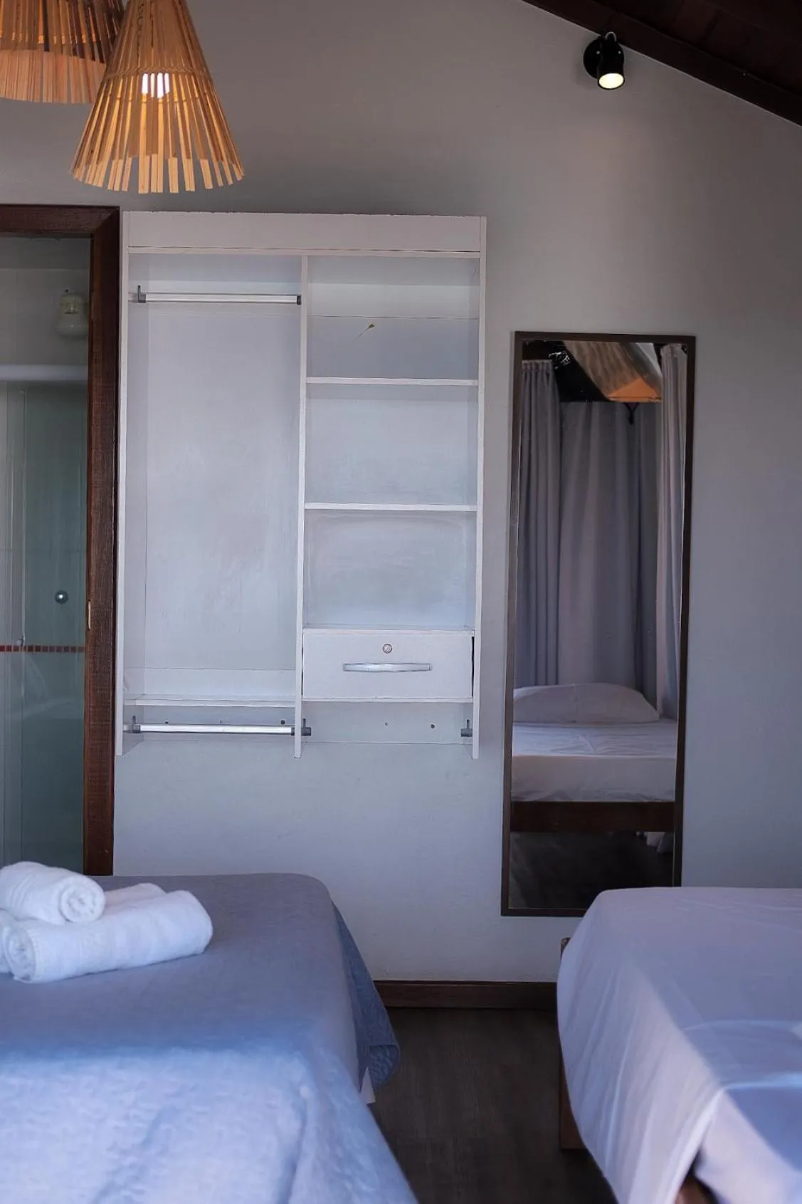 wardrobe, Bed in Bamboo Búzios Hostel