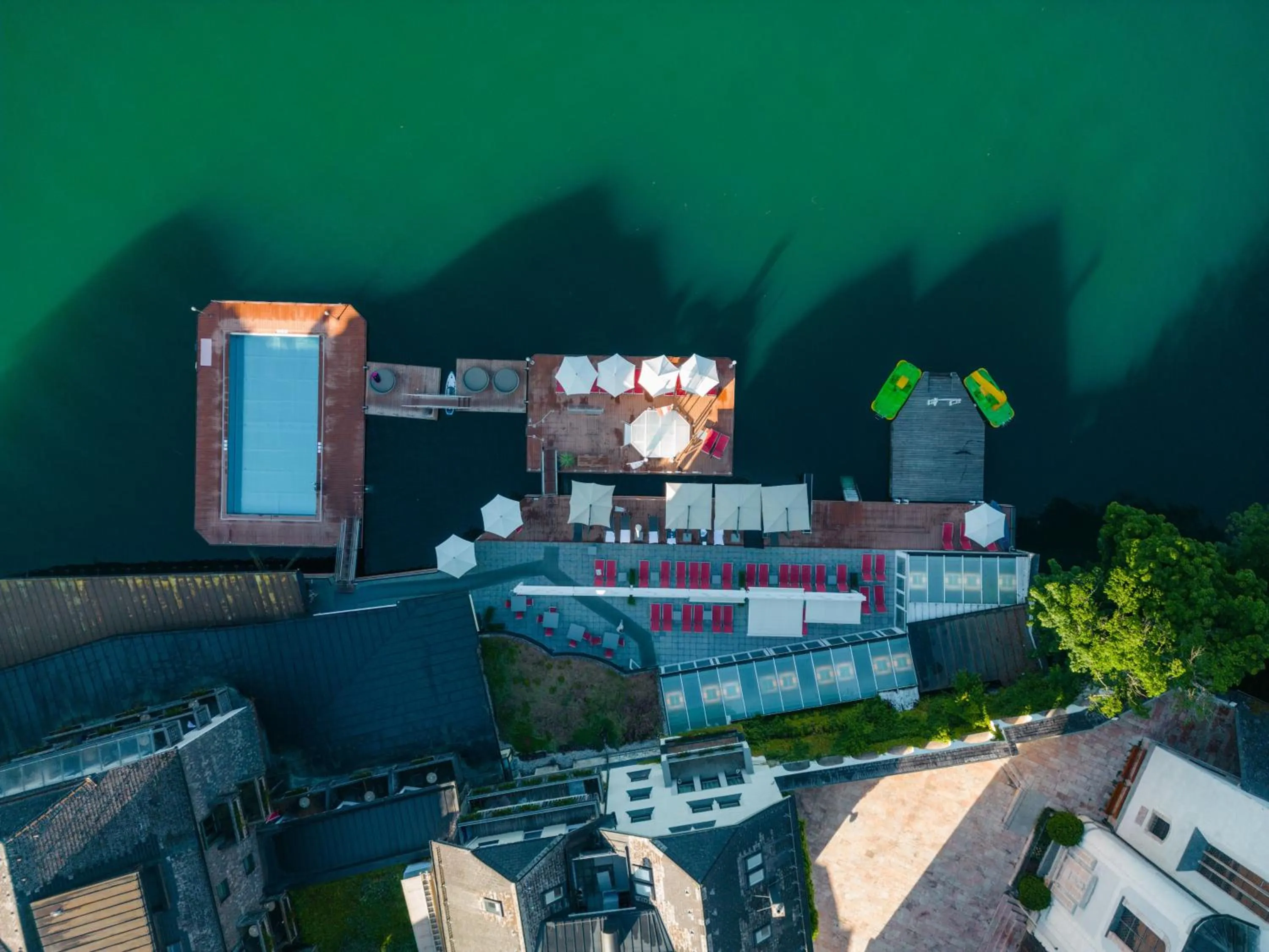 Property building in Romantik Residenz (Ferienwohnungen Hotel Im Weissen Rössl) - Dependance