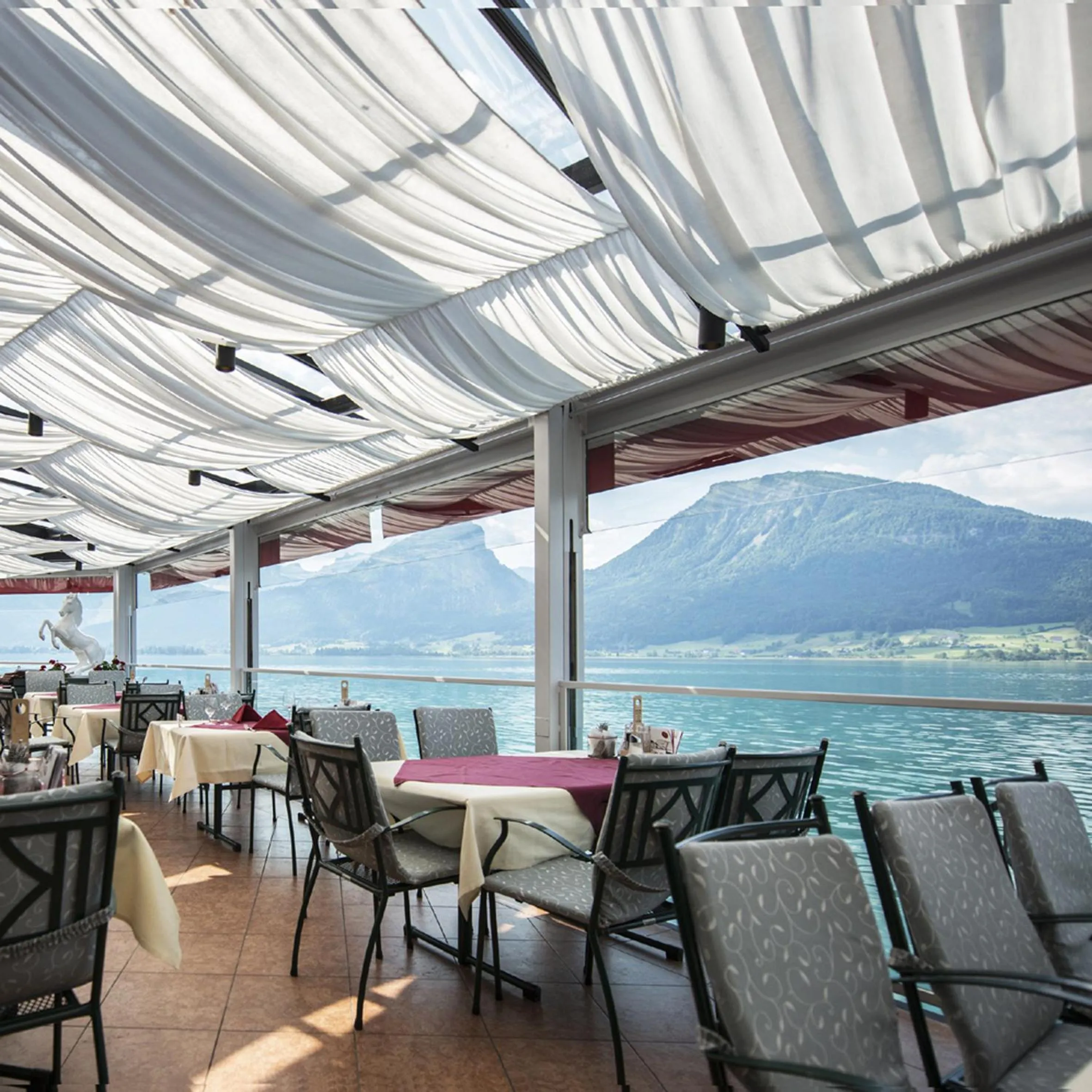 Restaurant/places to eat in Romantik Residenz (Ferienwohnungen Hotel Im Weissen Rössl) - Dependance