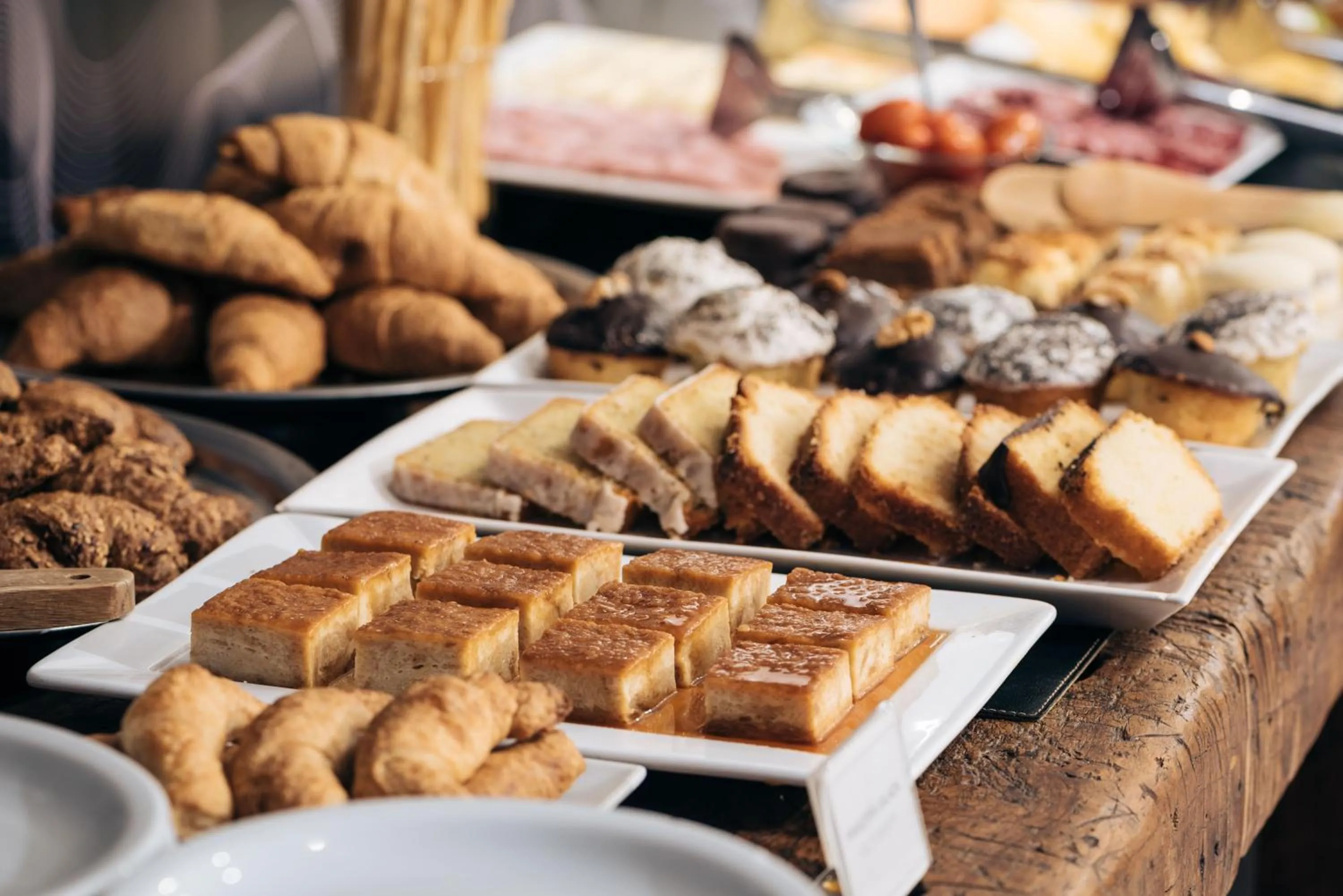 Buffet breakfast in Pleno Madero