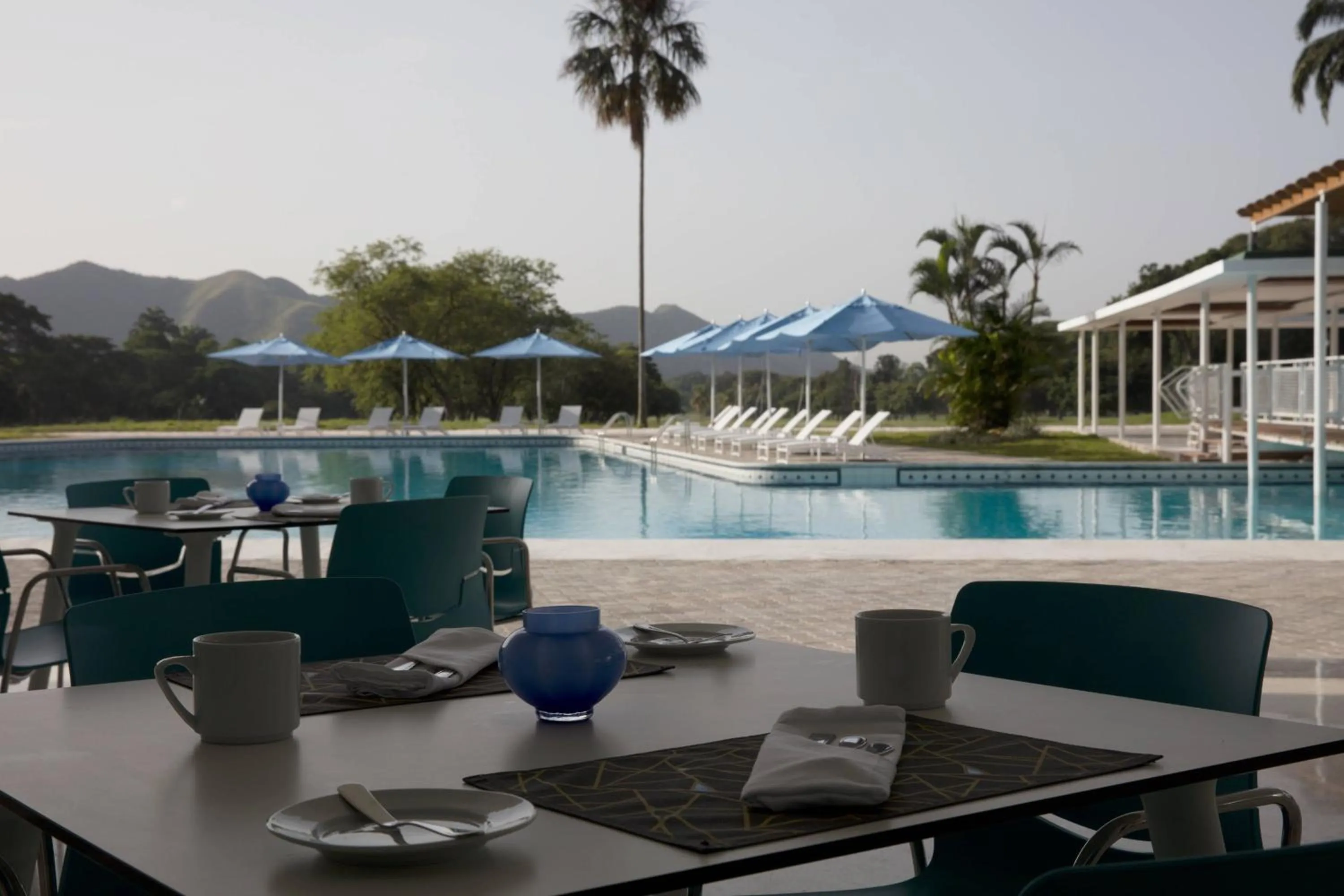 Swimming pool in Marriott Maracay Golf Resort