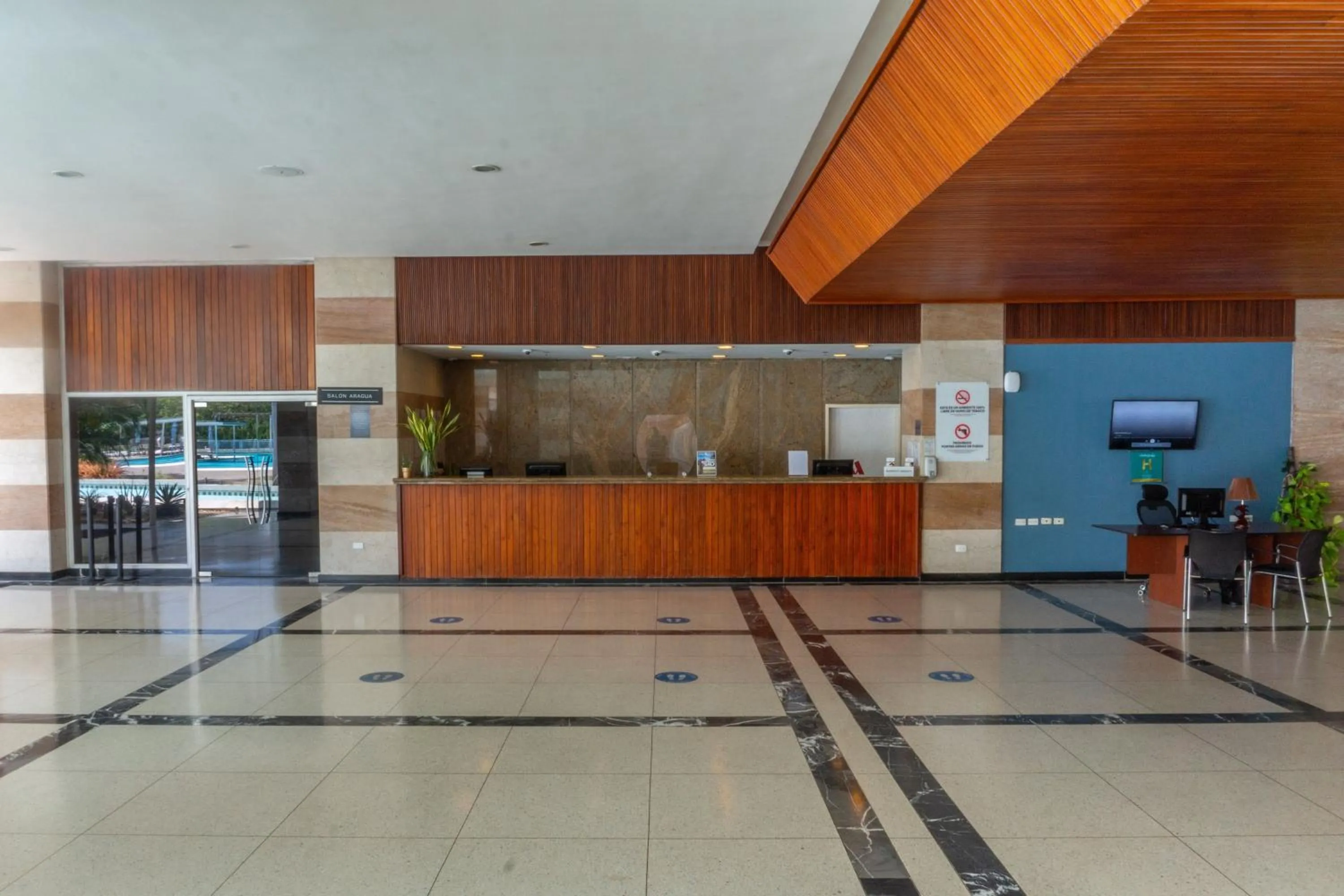 Lobby or reception in Marriott Maracay Golf Resort