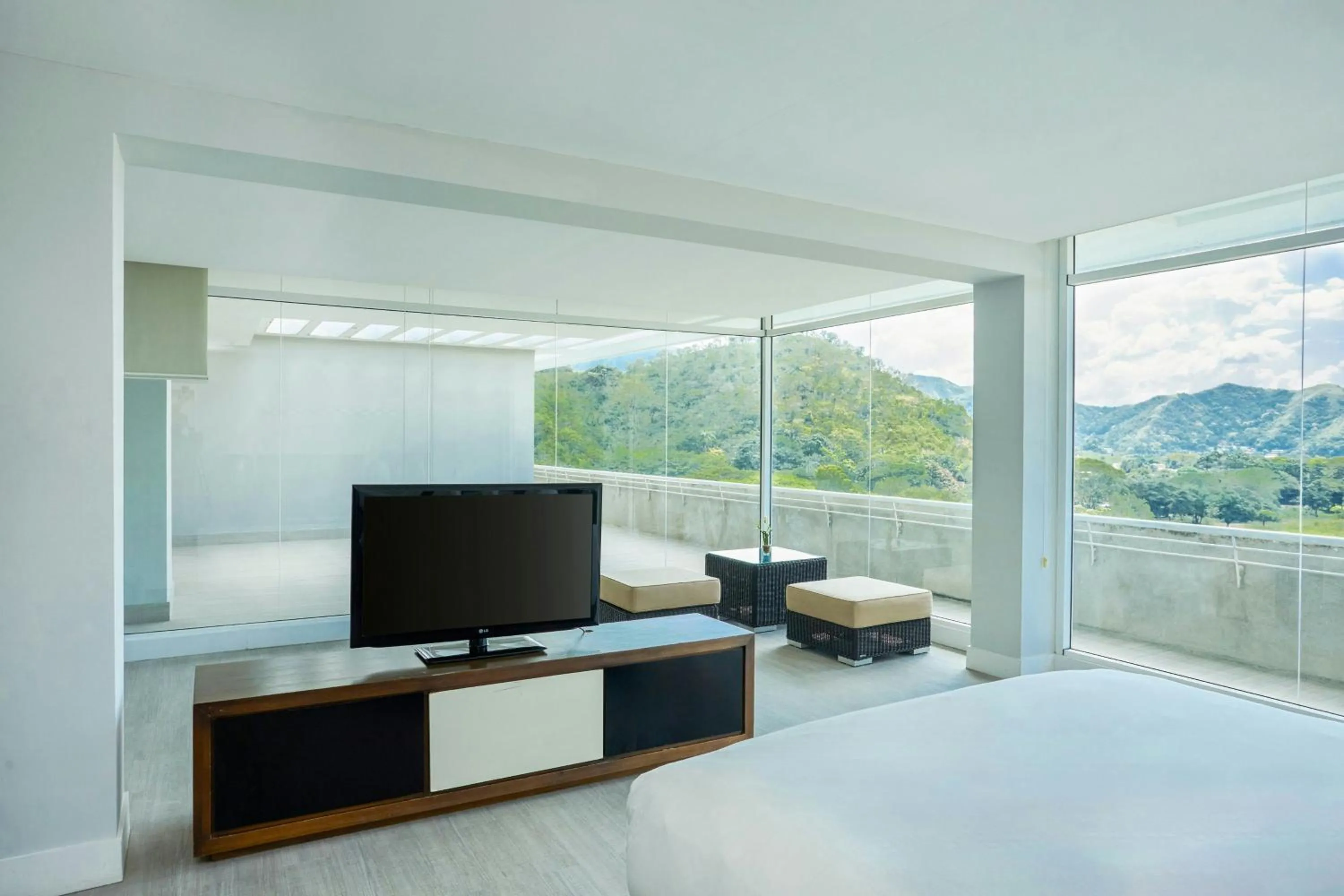 Bedroom, Bed in Marriott Maracay Golf Resort