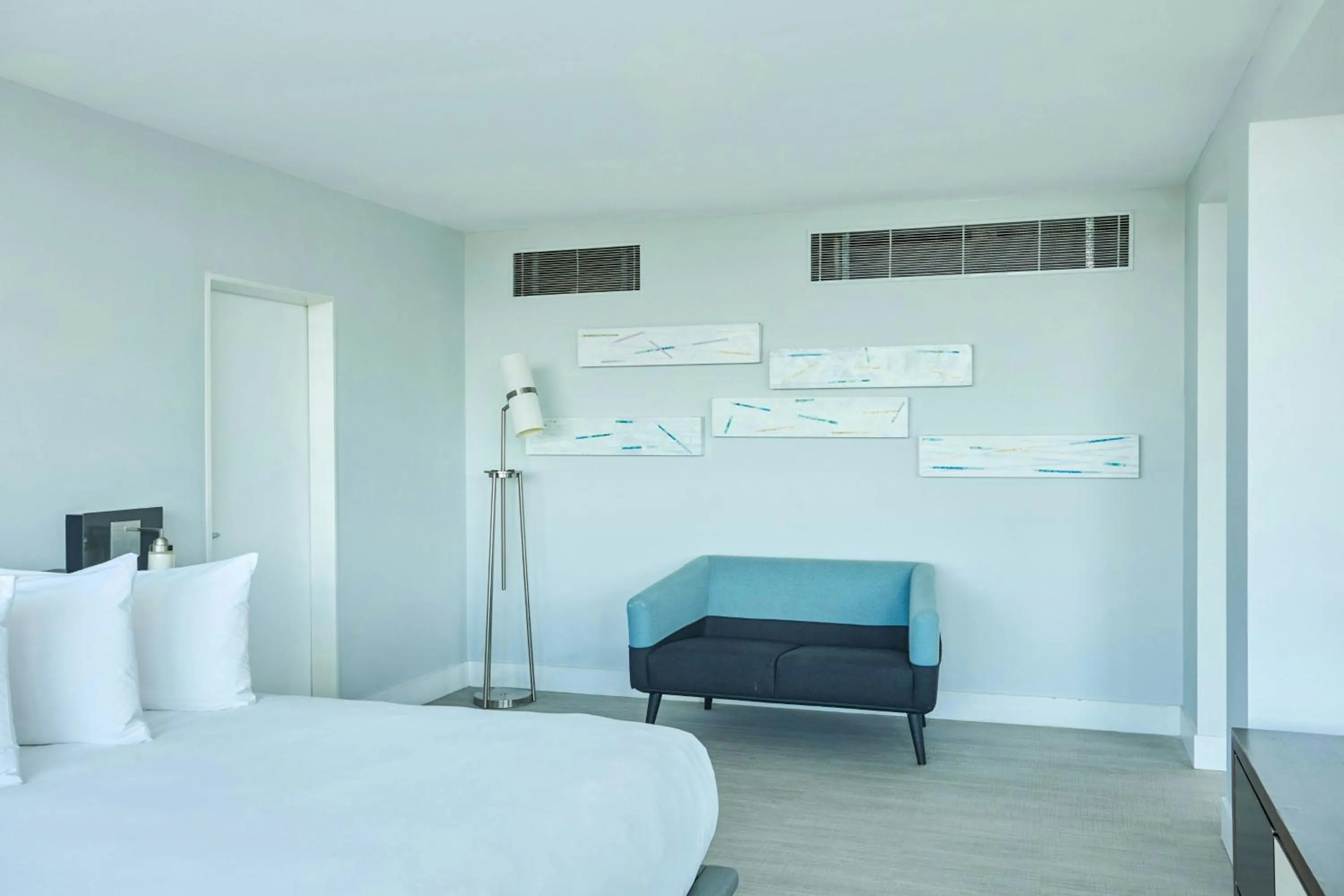 Bedroom, Bed in Marriott Maracay Golf Resort