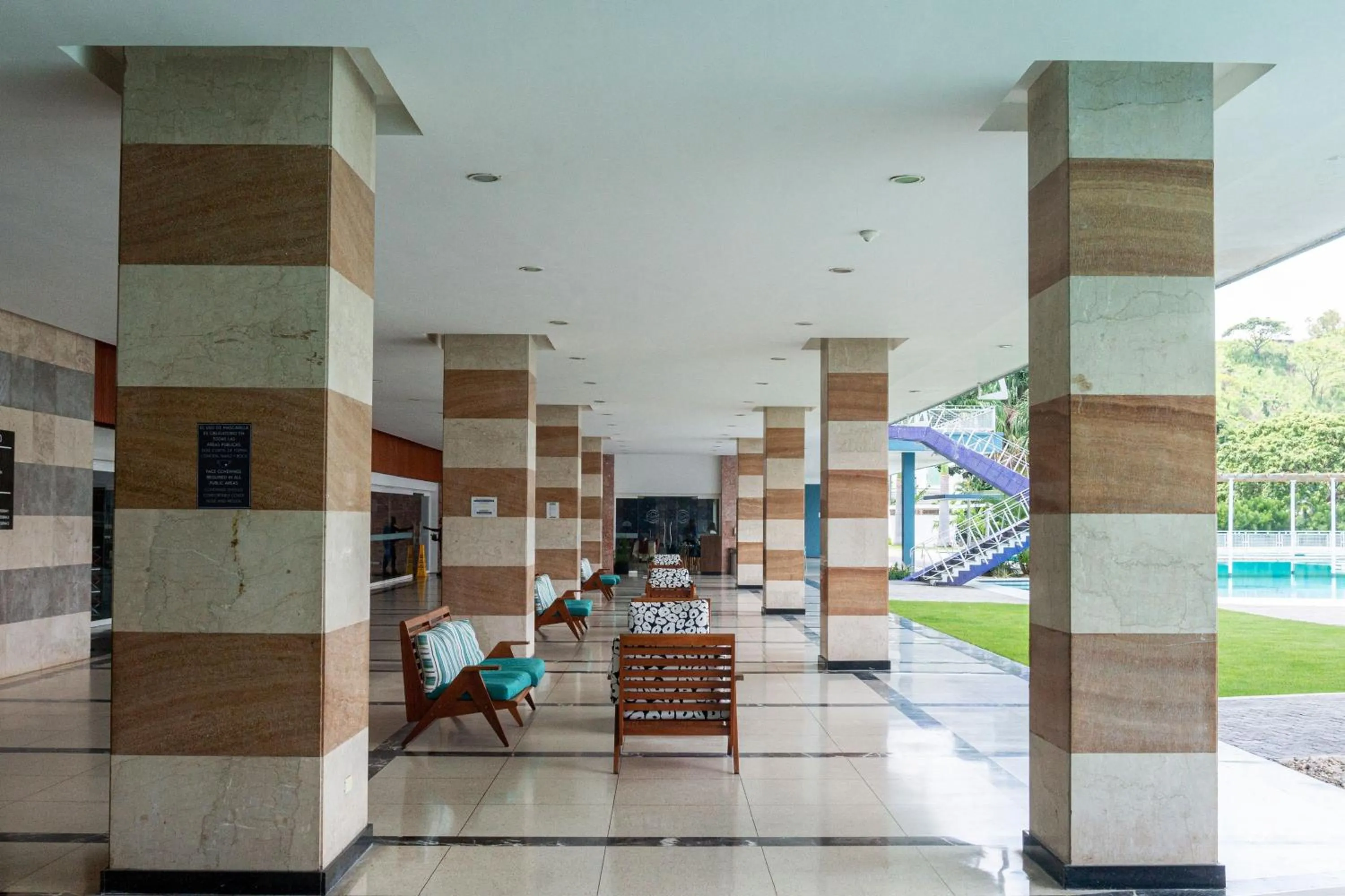 Lobby or reception in Marriott Maracay Golf Resort
