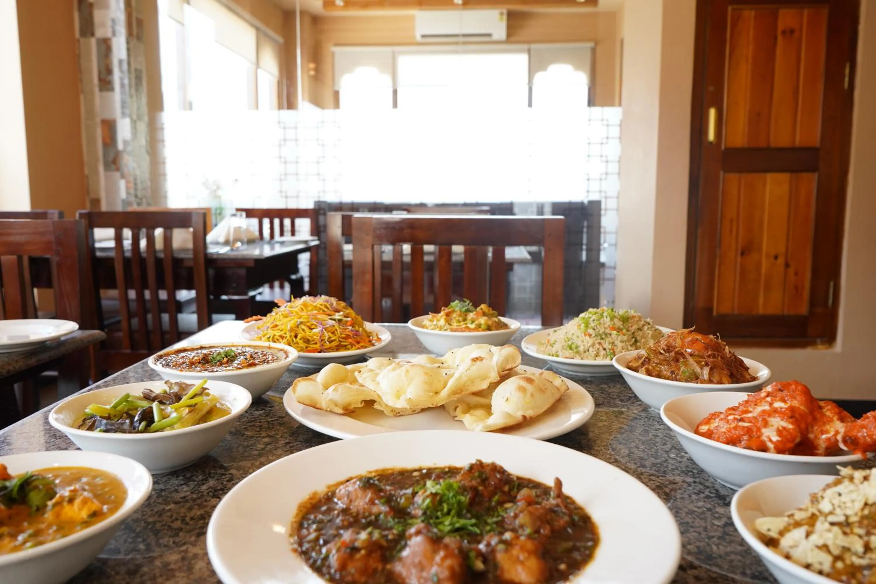 Restaurant/places to eat in NUMINOUS HOTEL