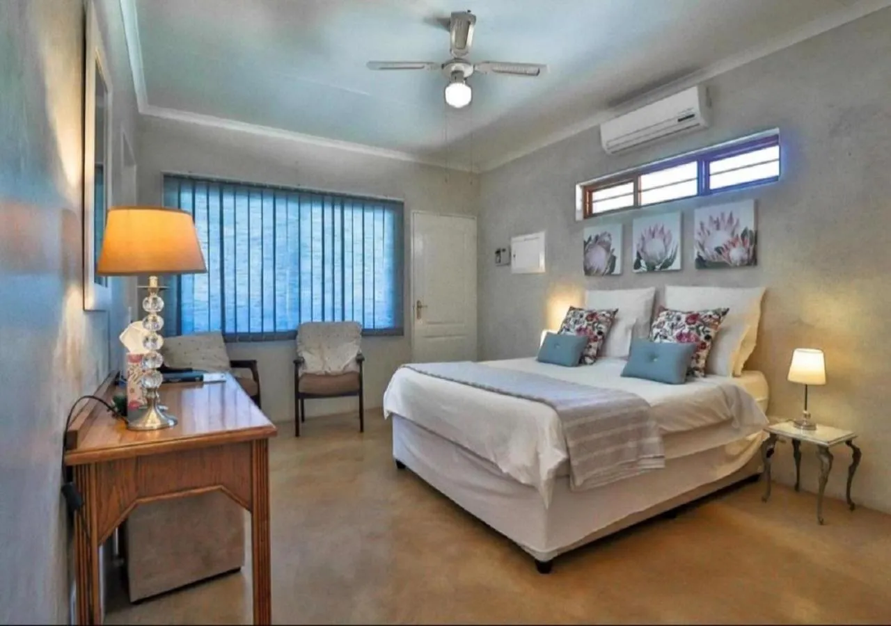 Bedroom, Bed in Lavender House