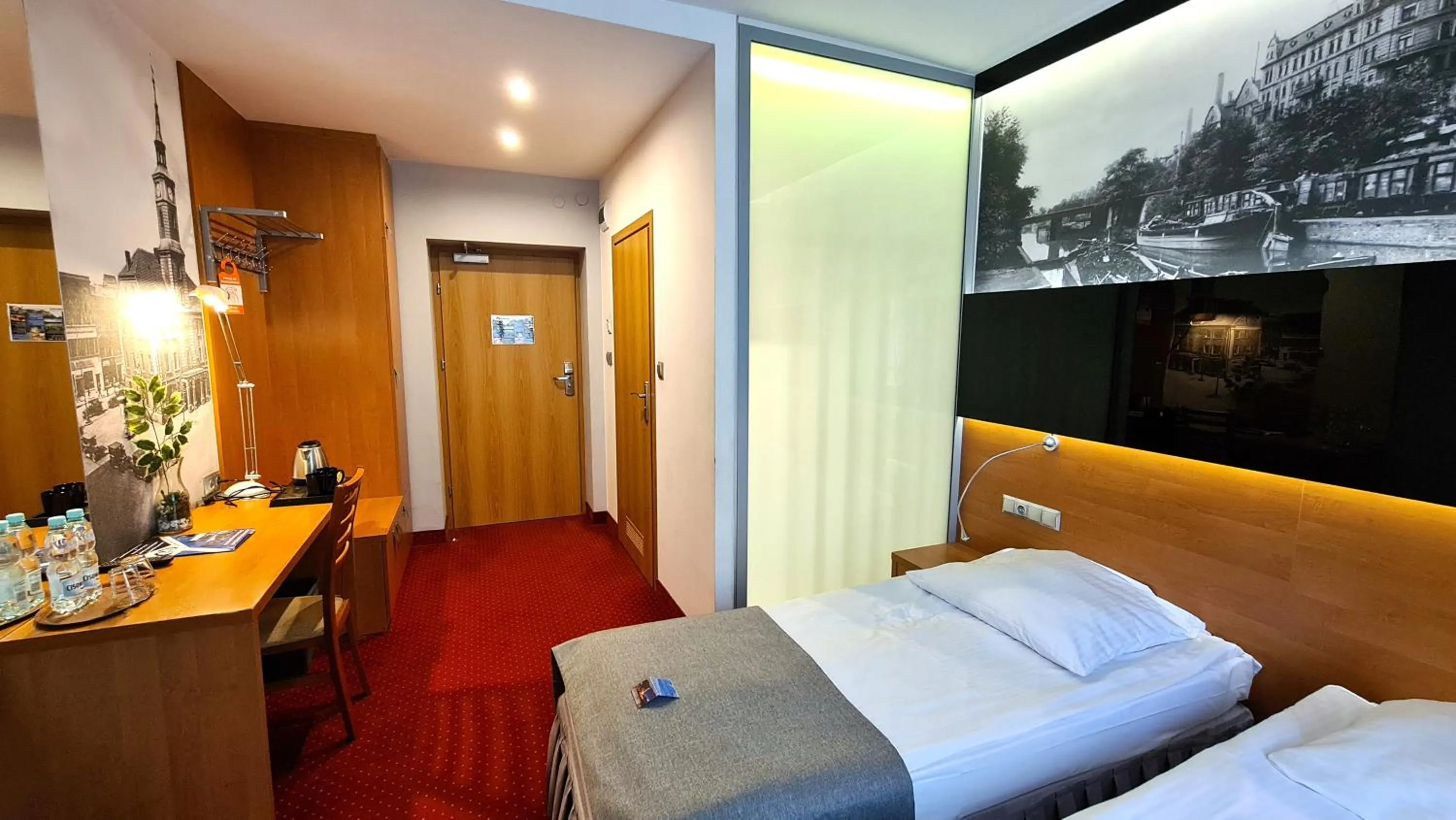 Photo of the whole room, Bed in Hotel Malinowski Economy