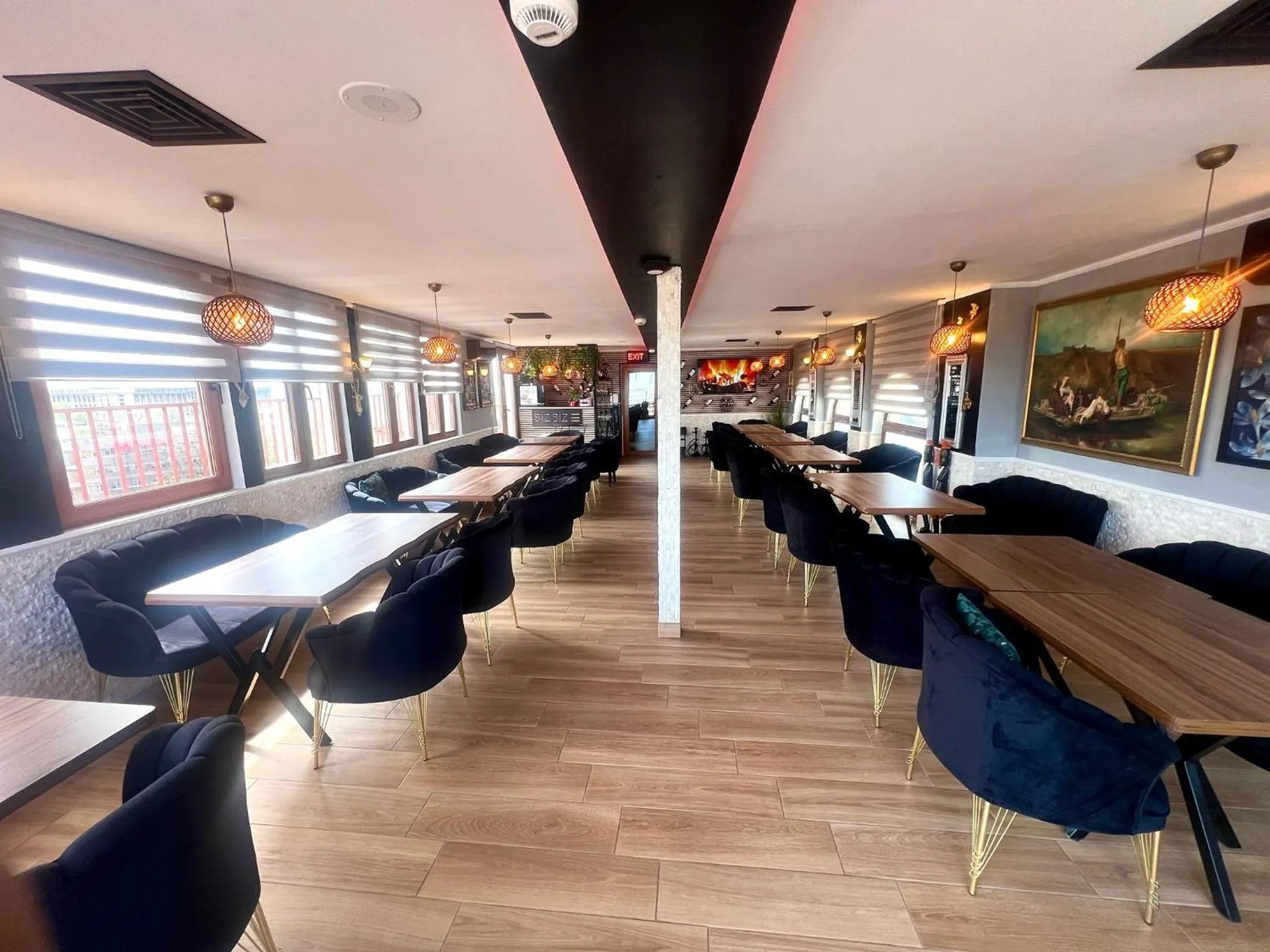 Restaurant/places to eat in Hotel Reina