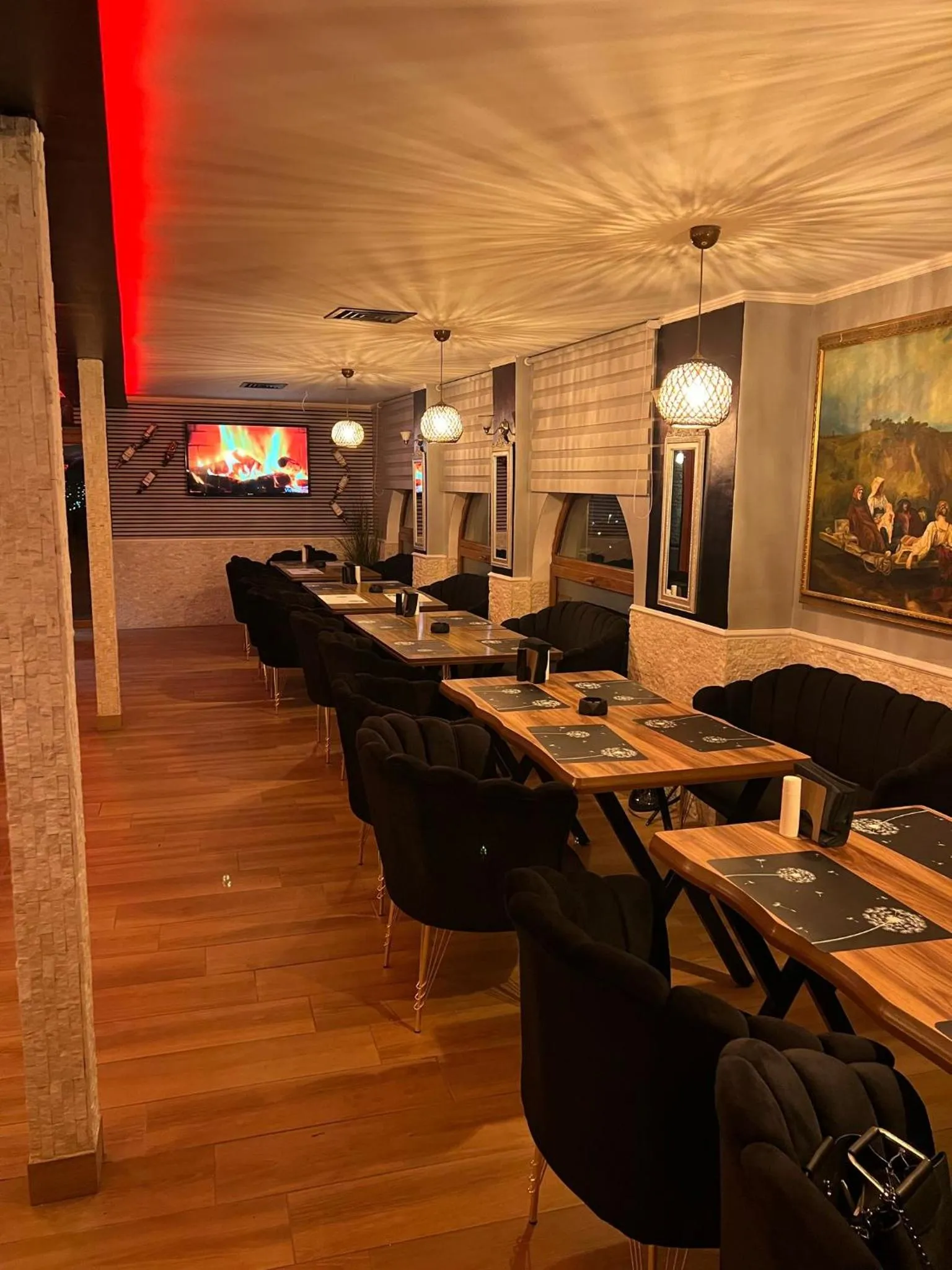 Night in Hotel Reina