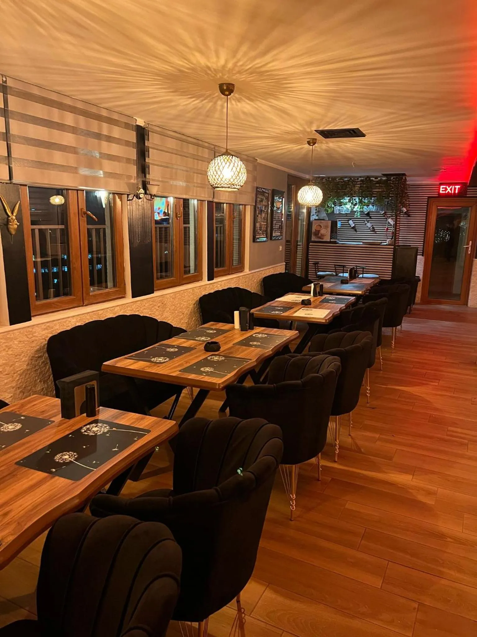 Night in Hotel Reina