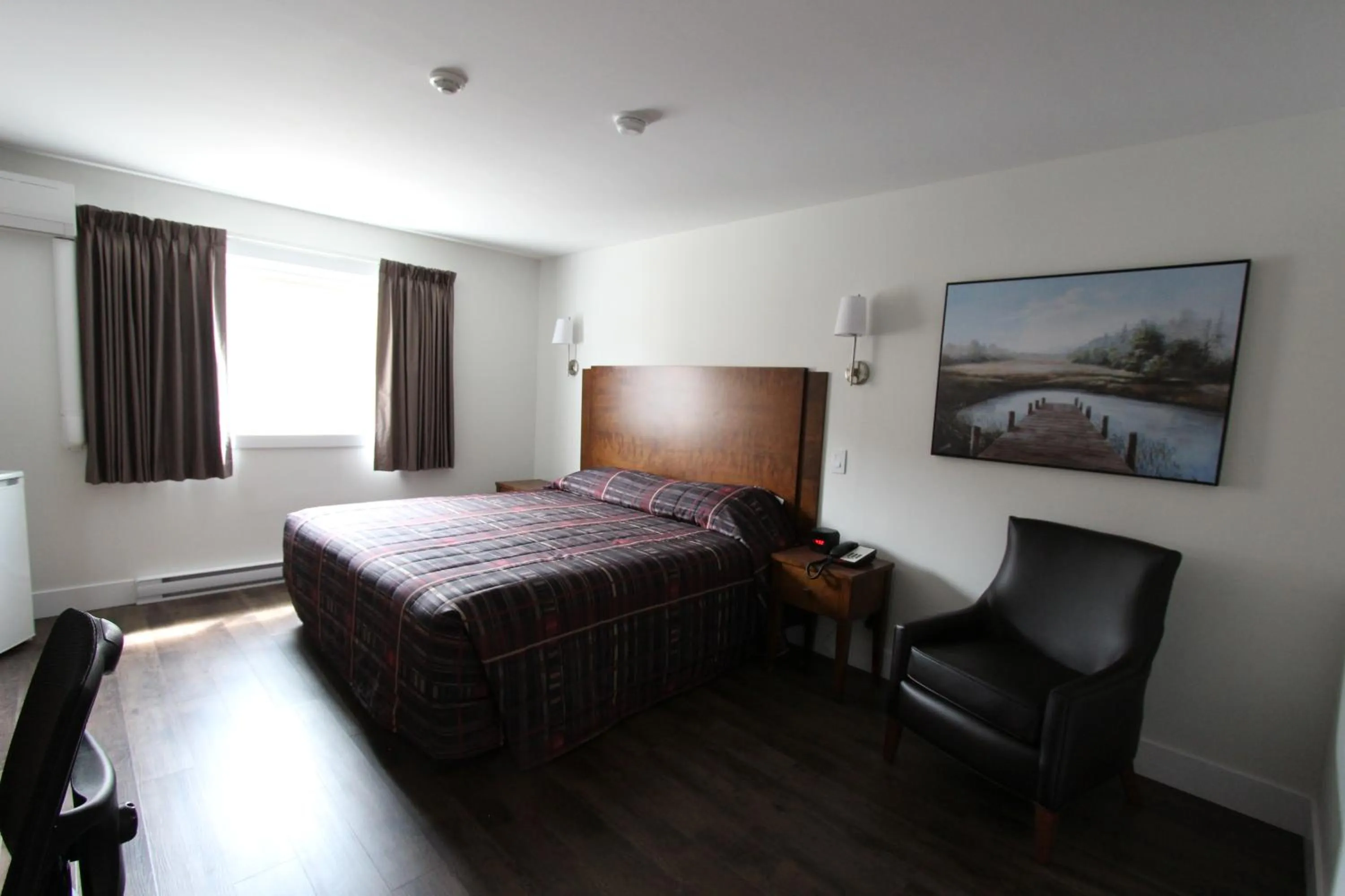 Photo of the whole room, Bed in Stardust Motel - Bedford