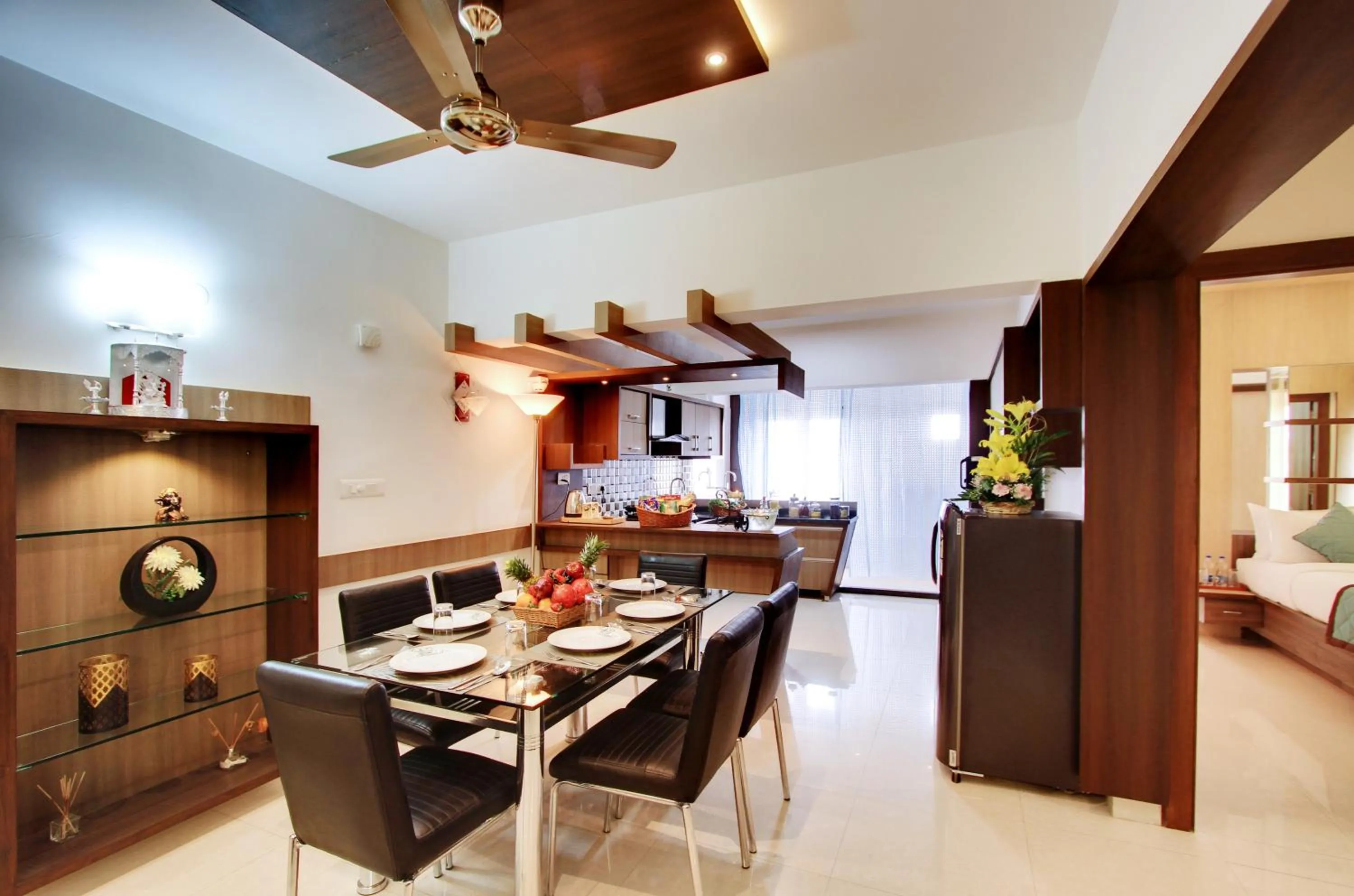 Dining area in White Castle Boutique Apartment Hotel