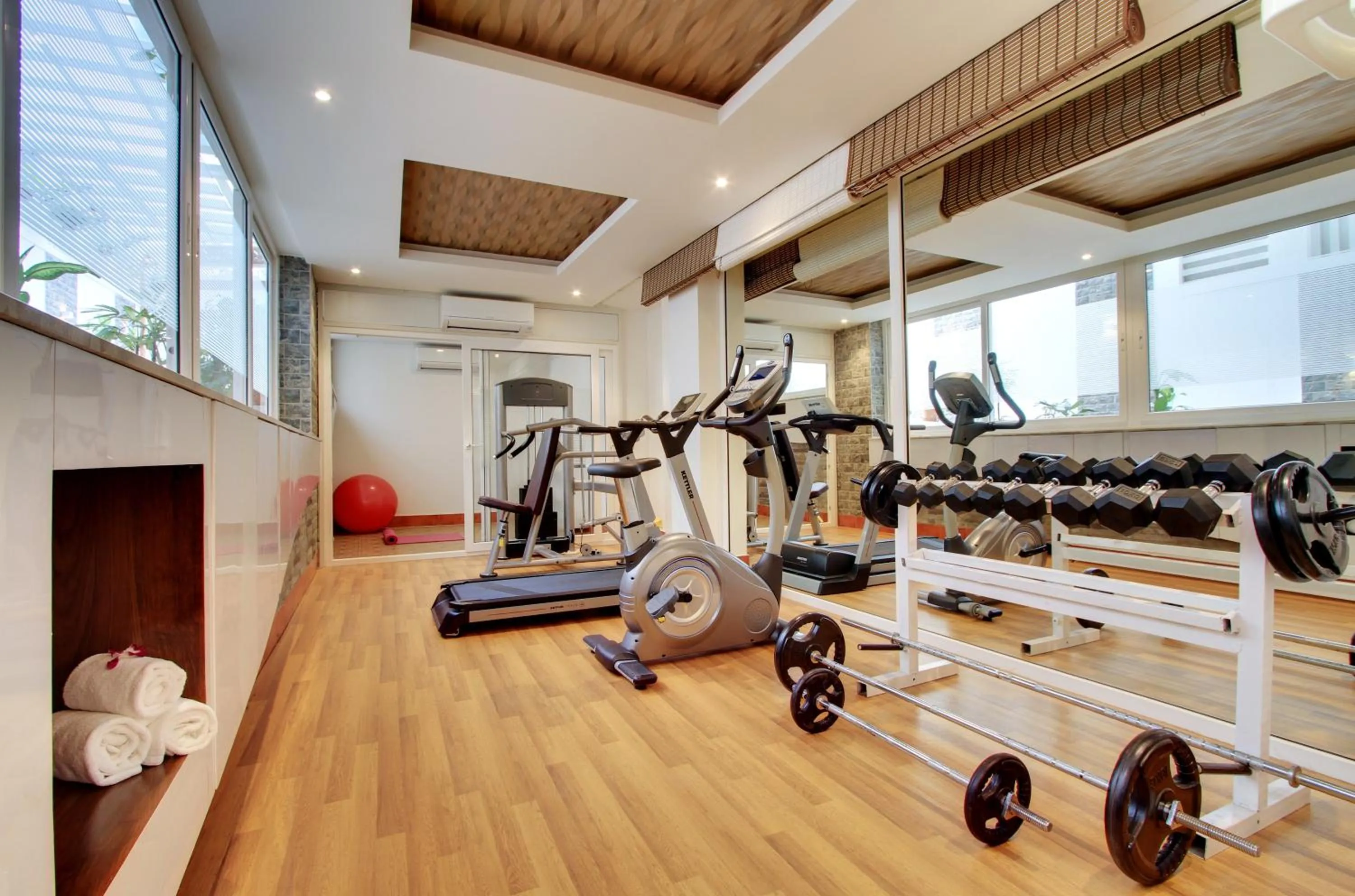 Fitness centre/facilities in White Castle Boutique Apartment Hotel