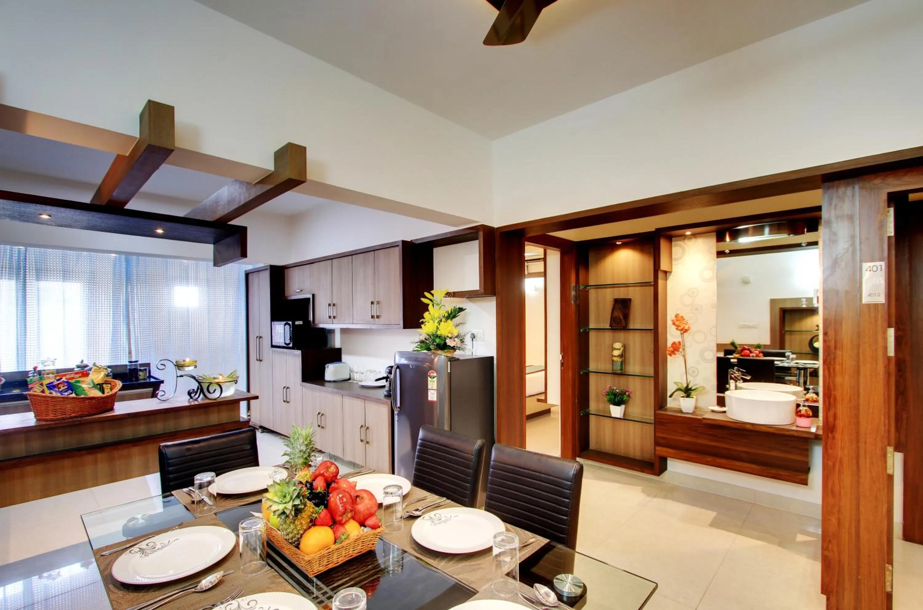 Dining area in White Castle Boutique Apartment Hotel